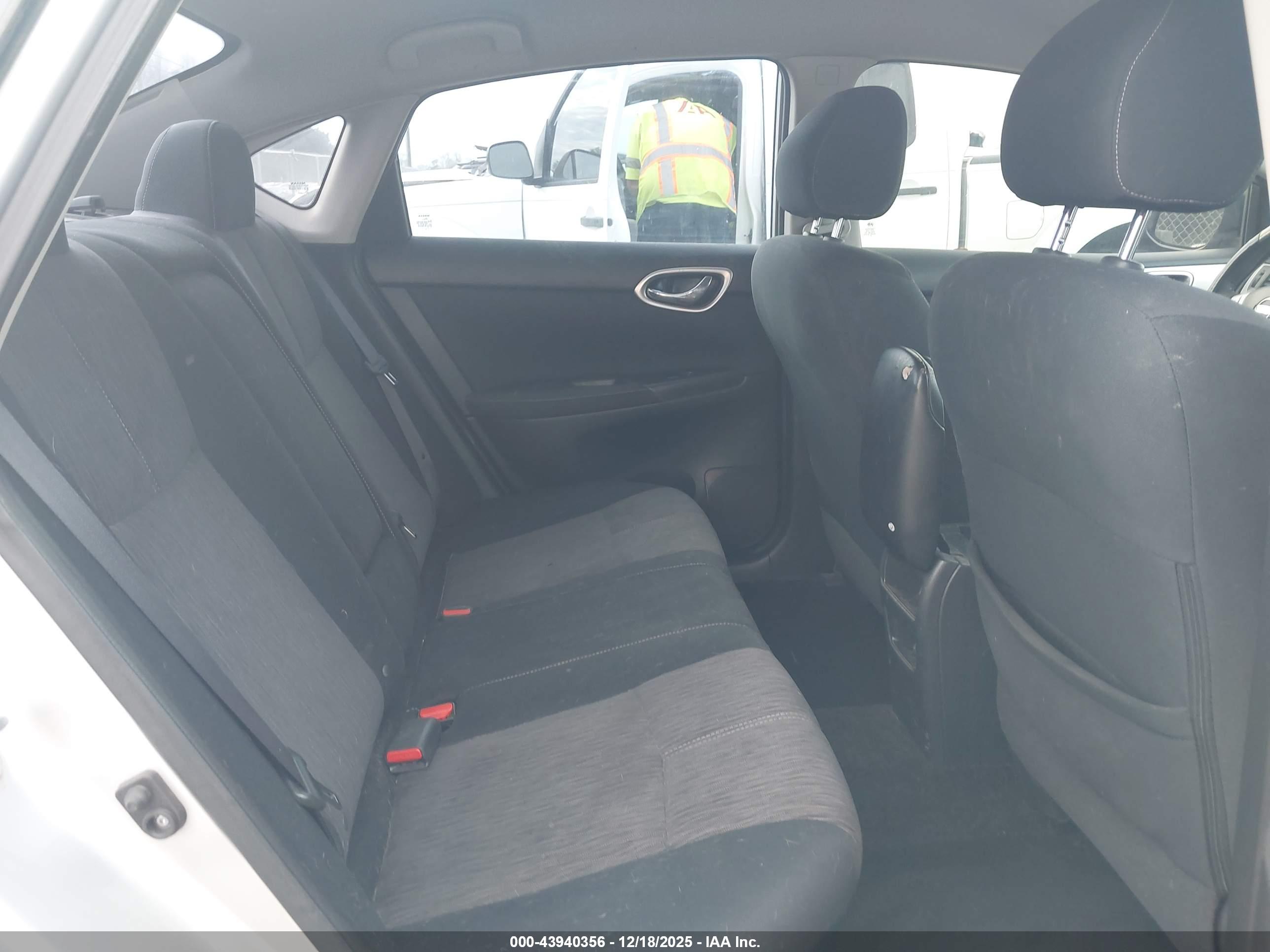 NISSAN SENTRA image 8