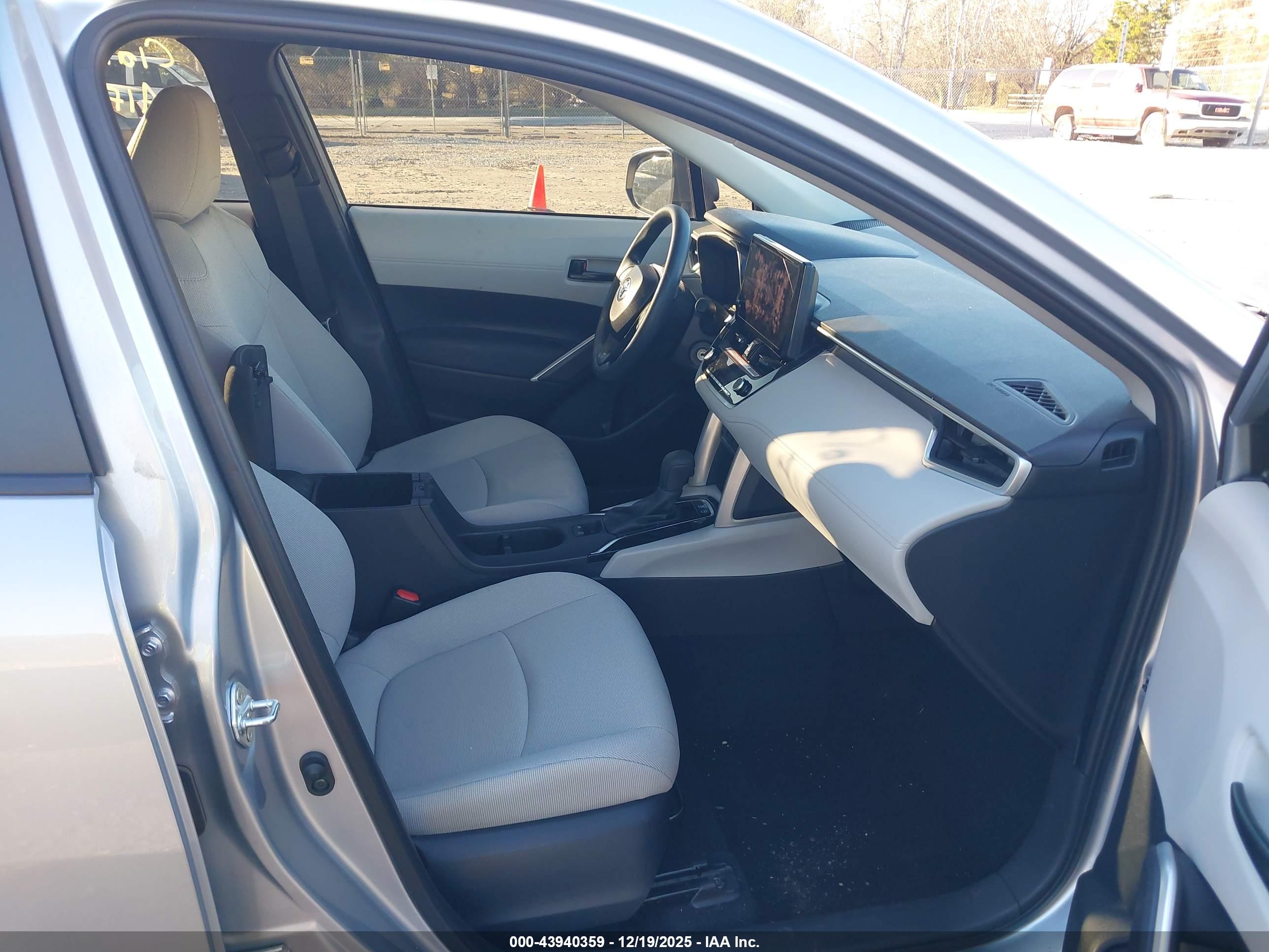 TOYOTA COROLLA image 5
