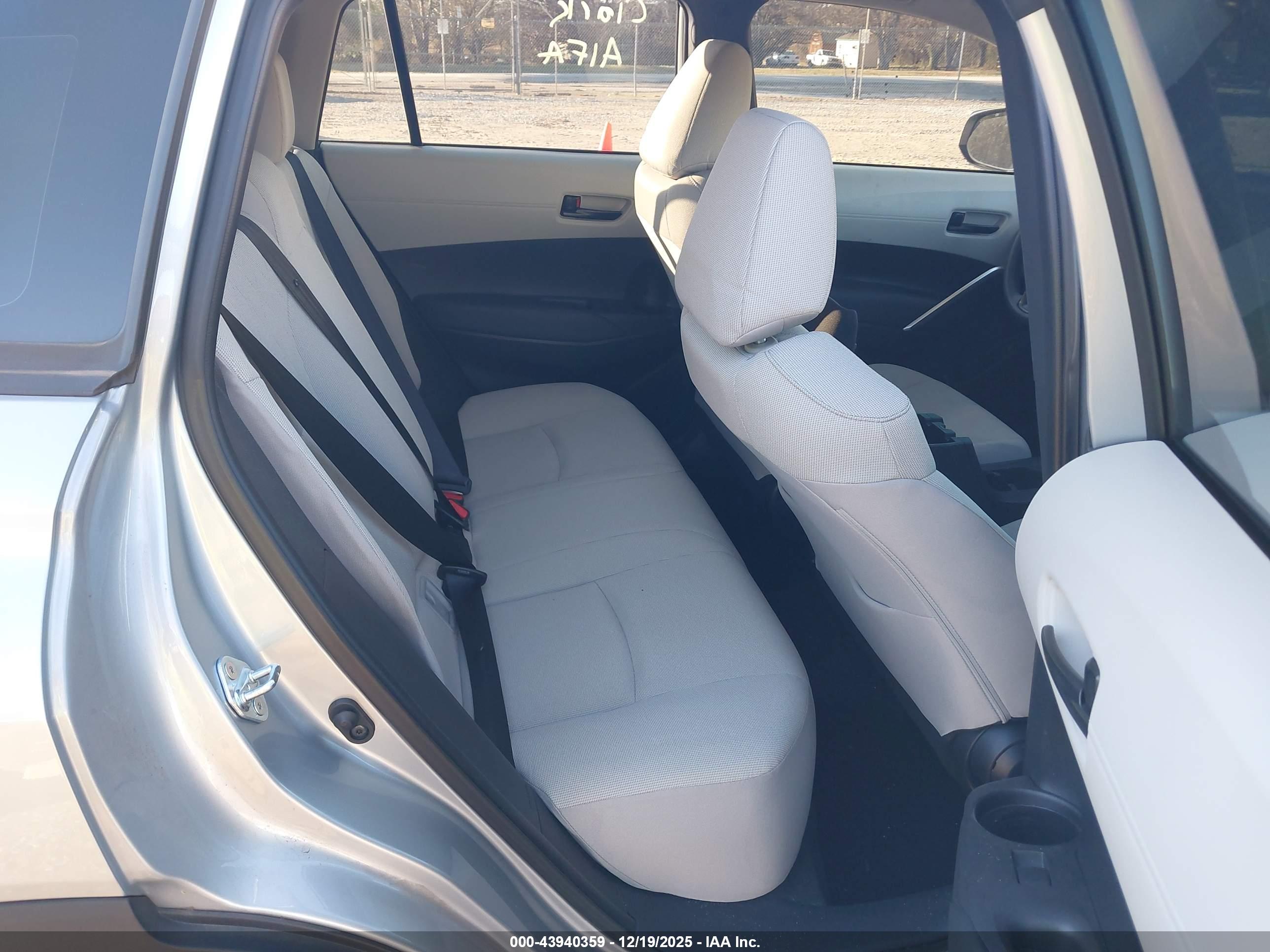 TOYOTA COROLLA image 8