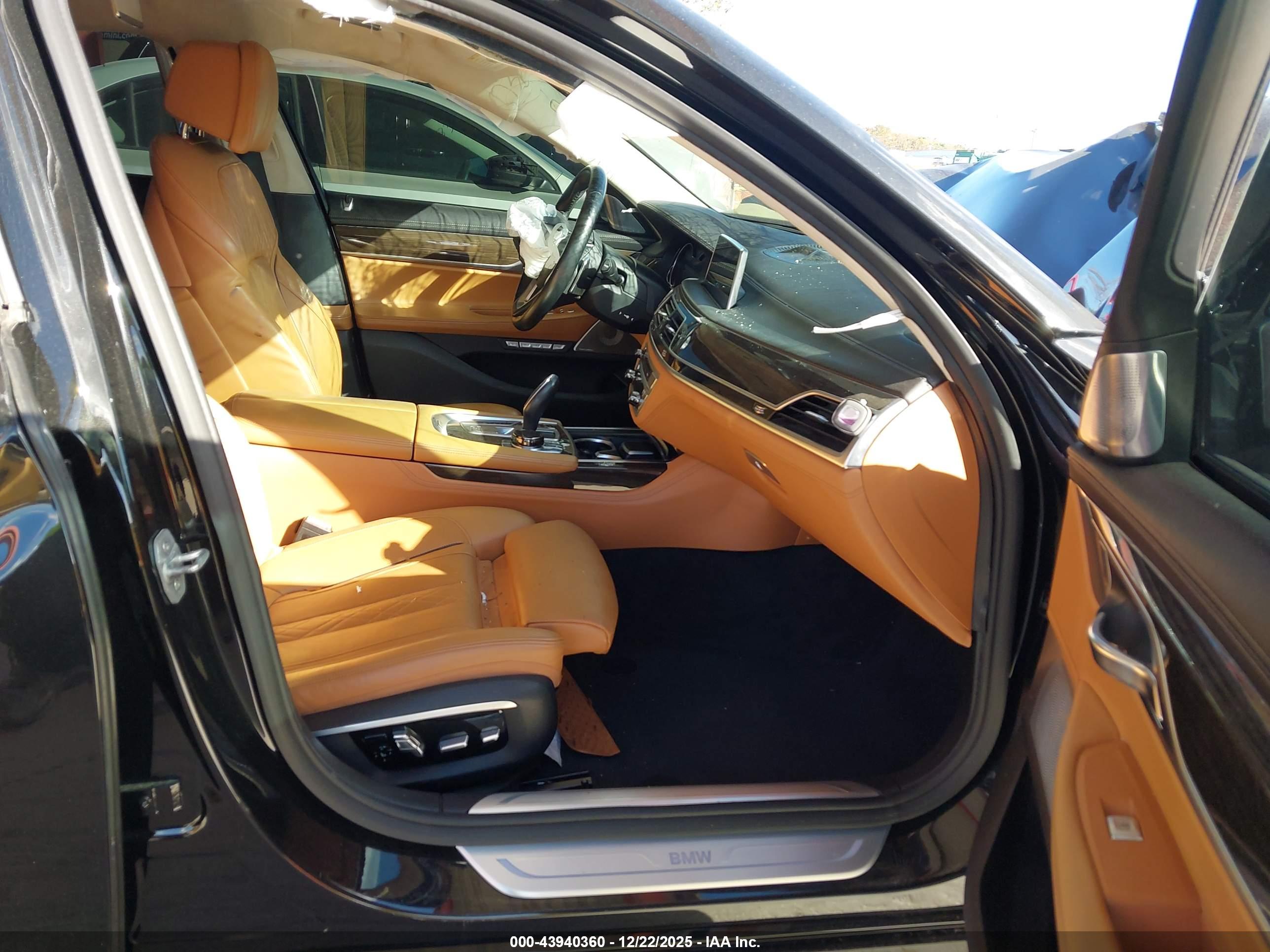 BMW 750I image 5
