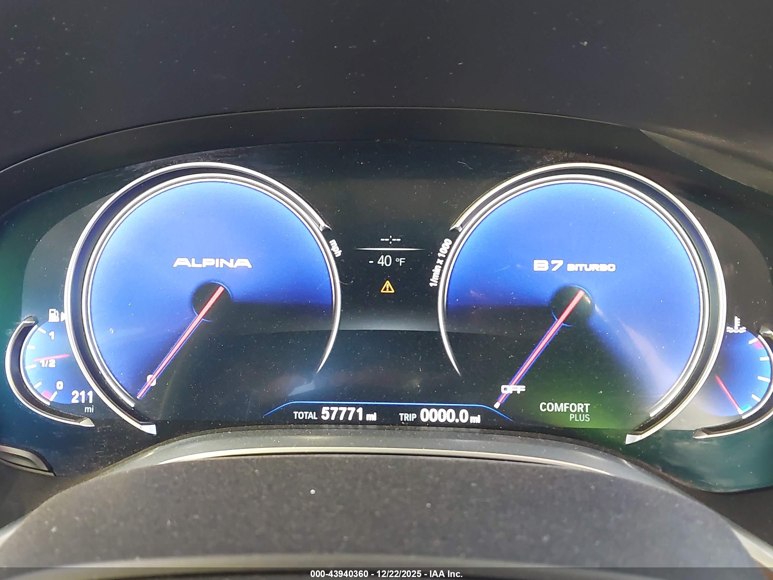 BMW 750I image 7