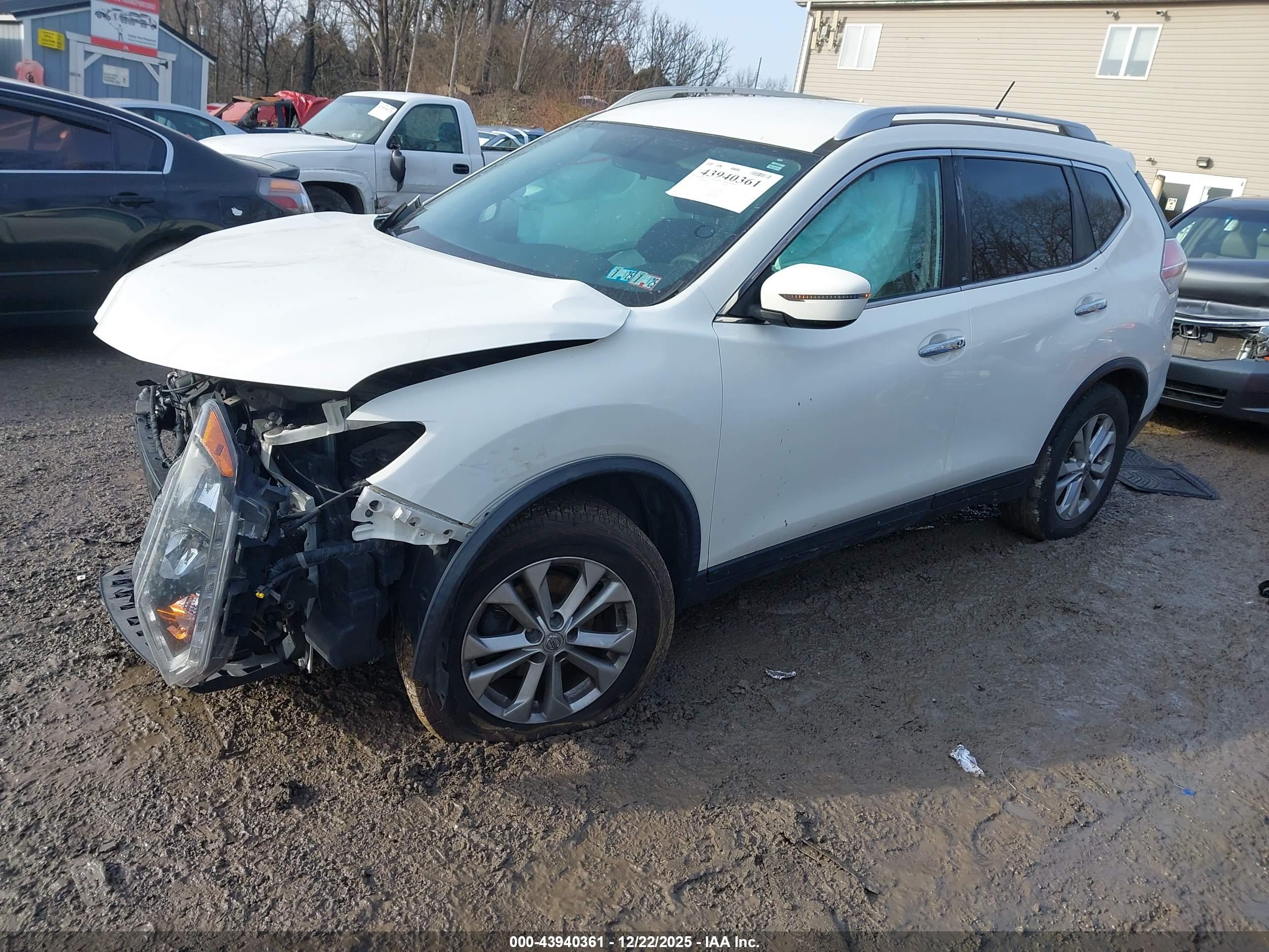 NISSAN ROGUE image 2