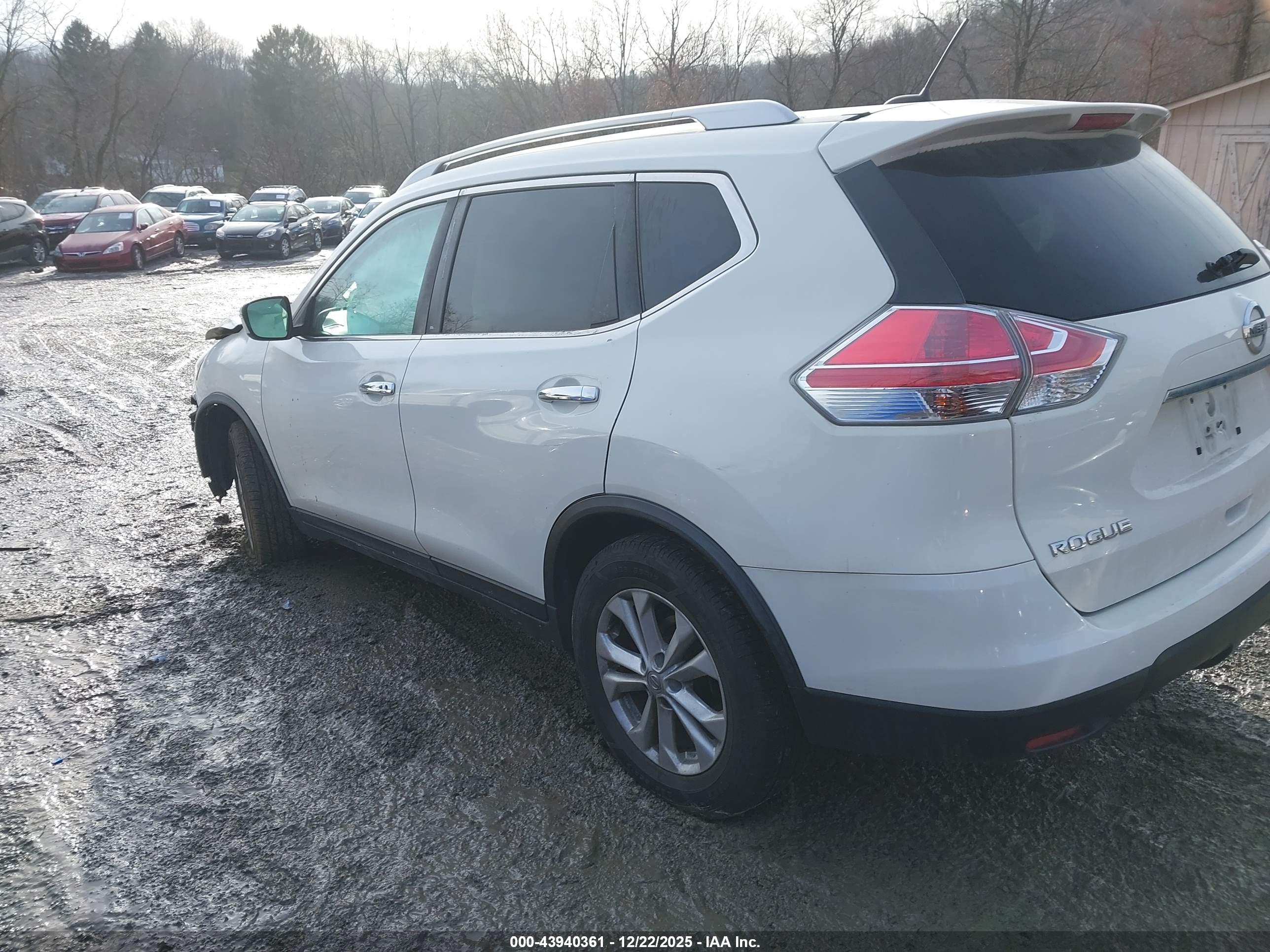 NISSAN ROGUE image 3