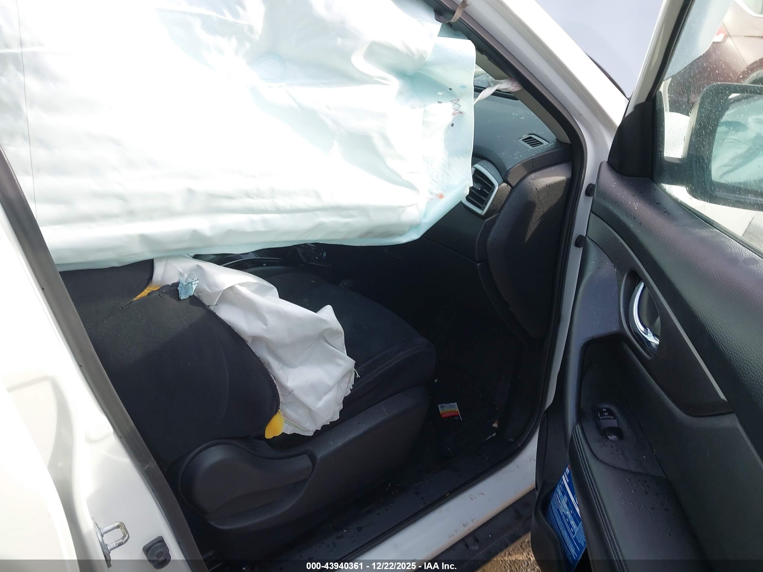 NISSAN ROGUE image 5