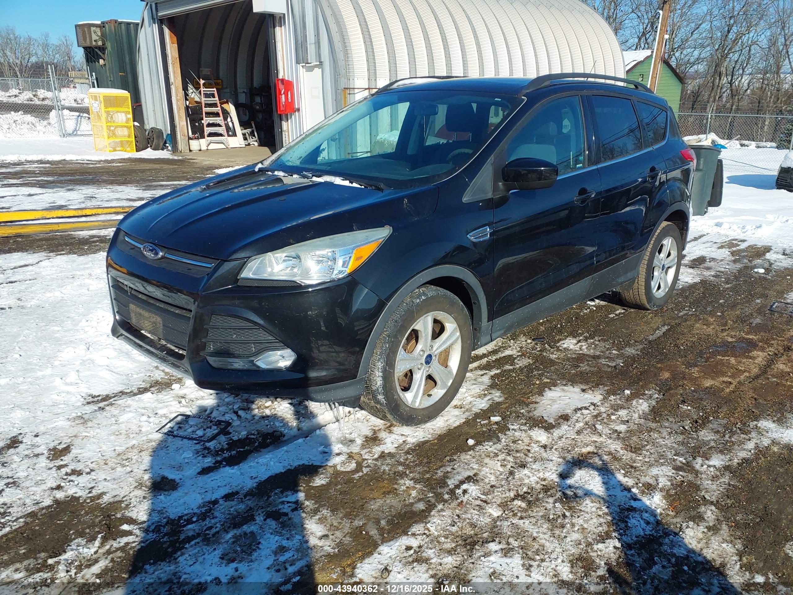 FORD ESCAPE image 2
