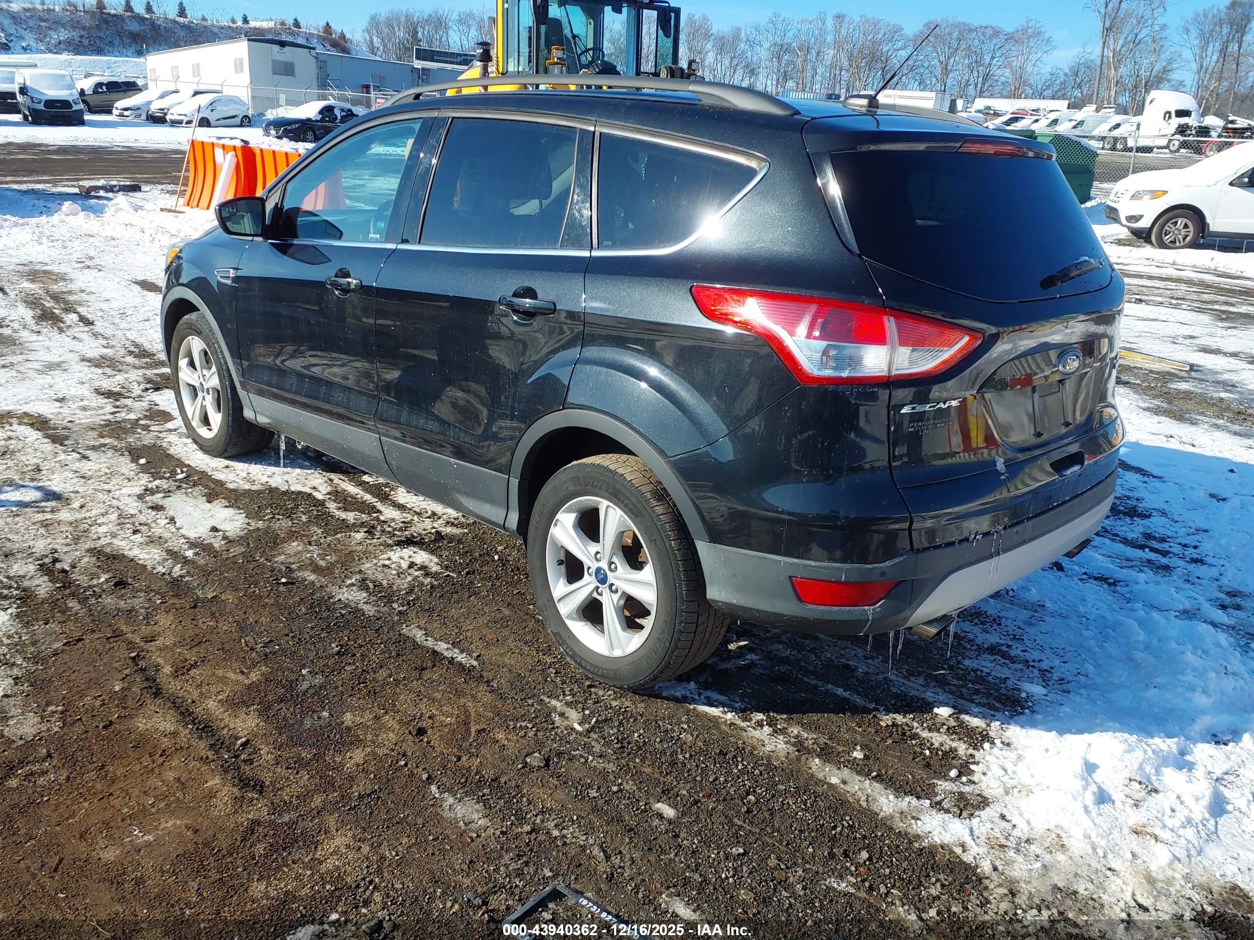 FORD ESCAPE image 3