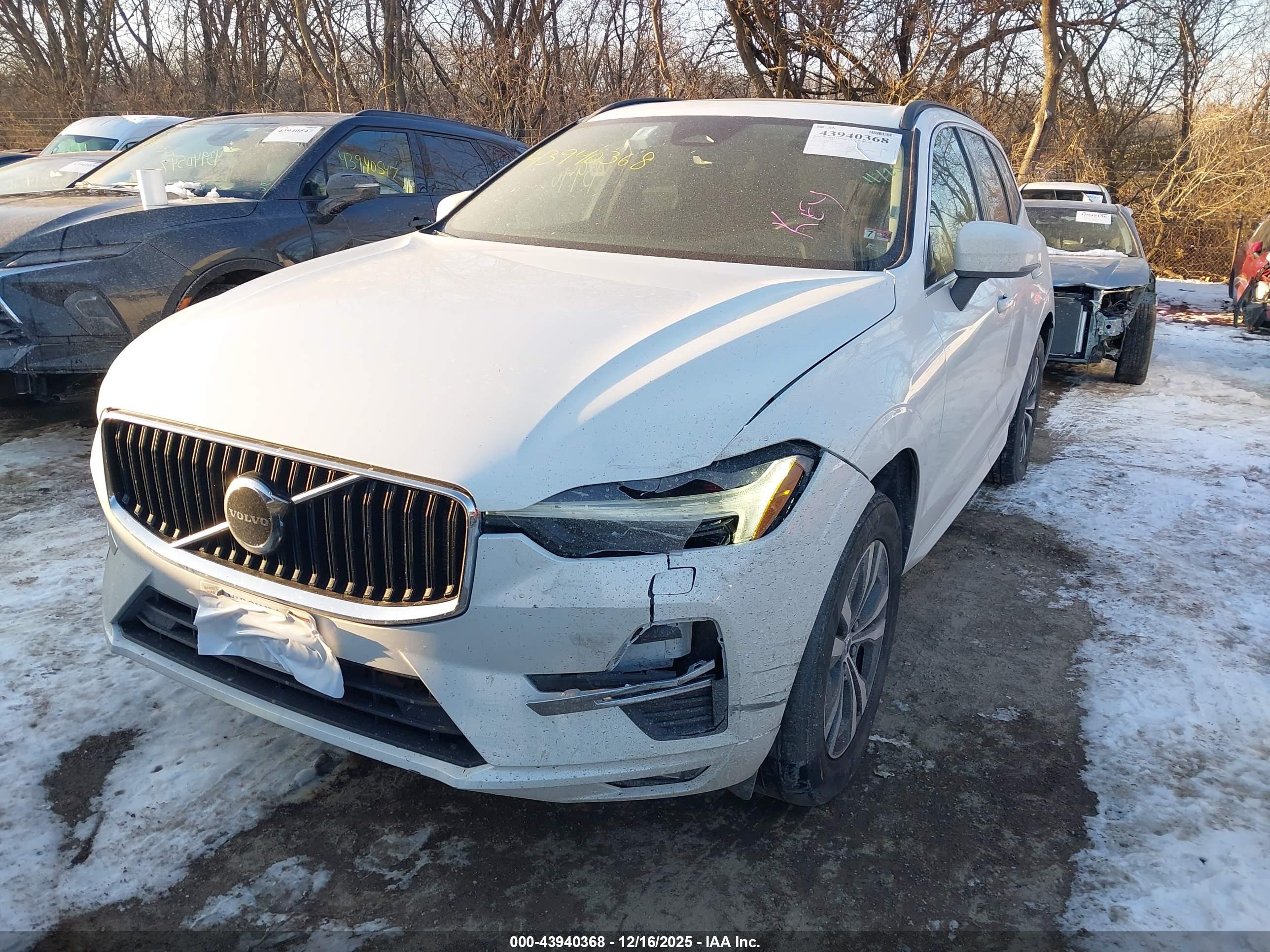 VOLVO XC60 image 2
