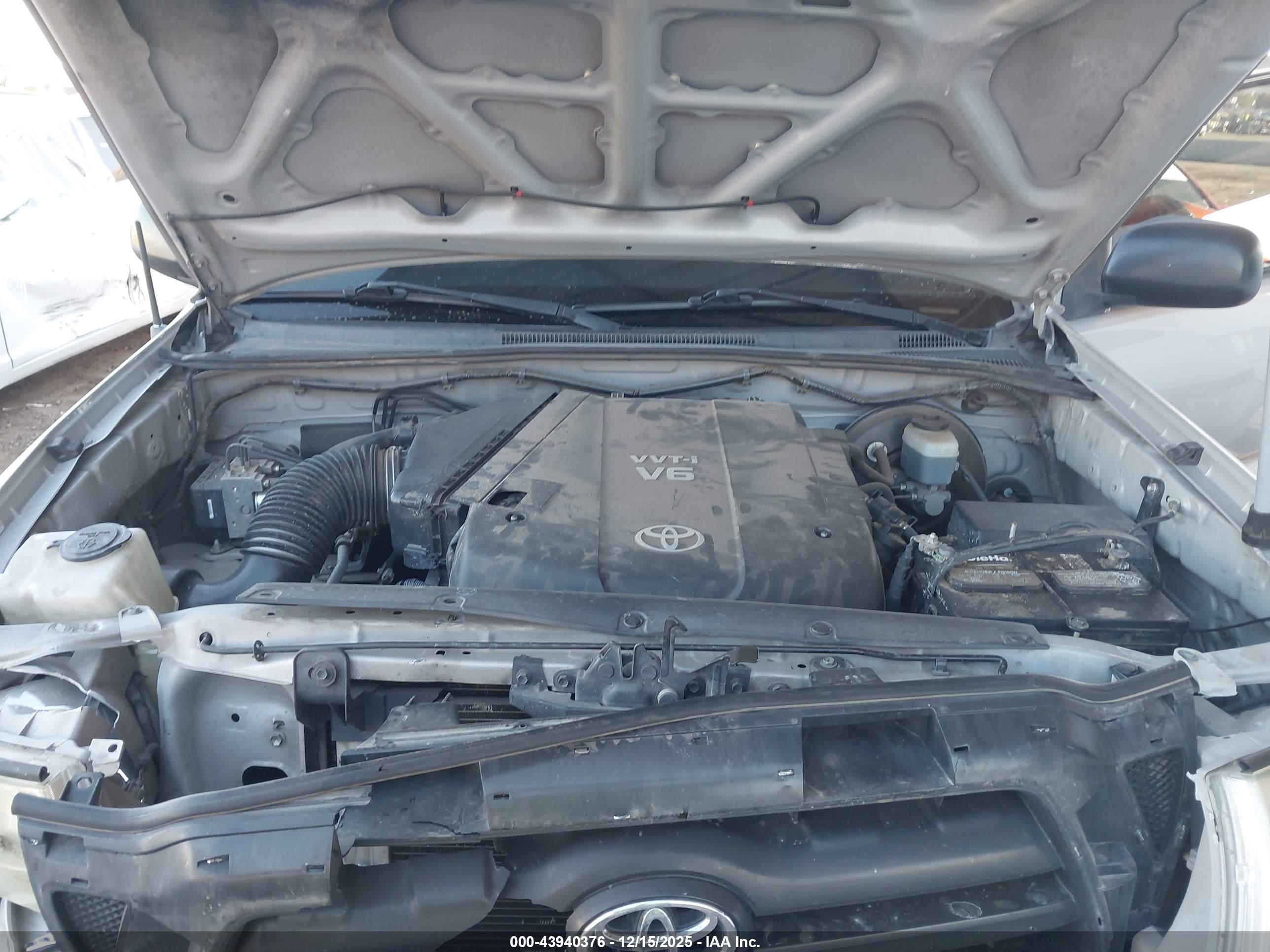 TOYOTA TACOMA image 10