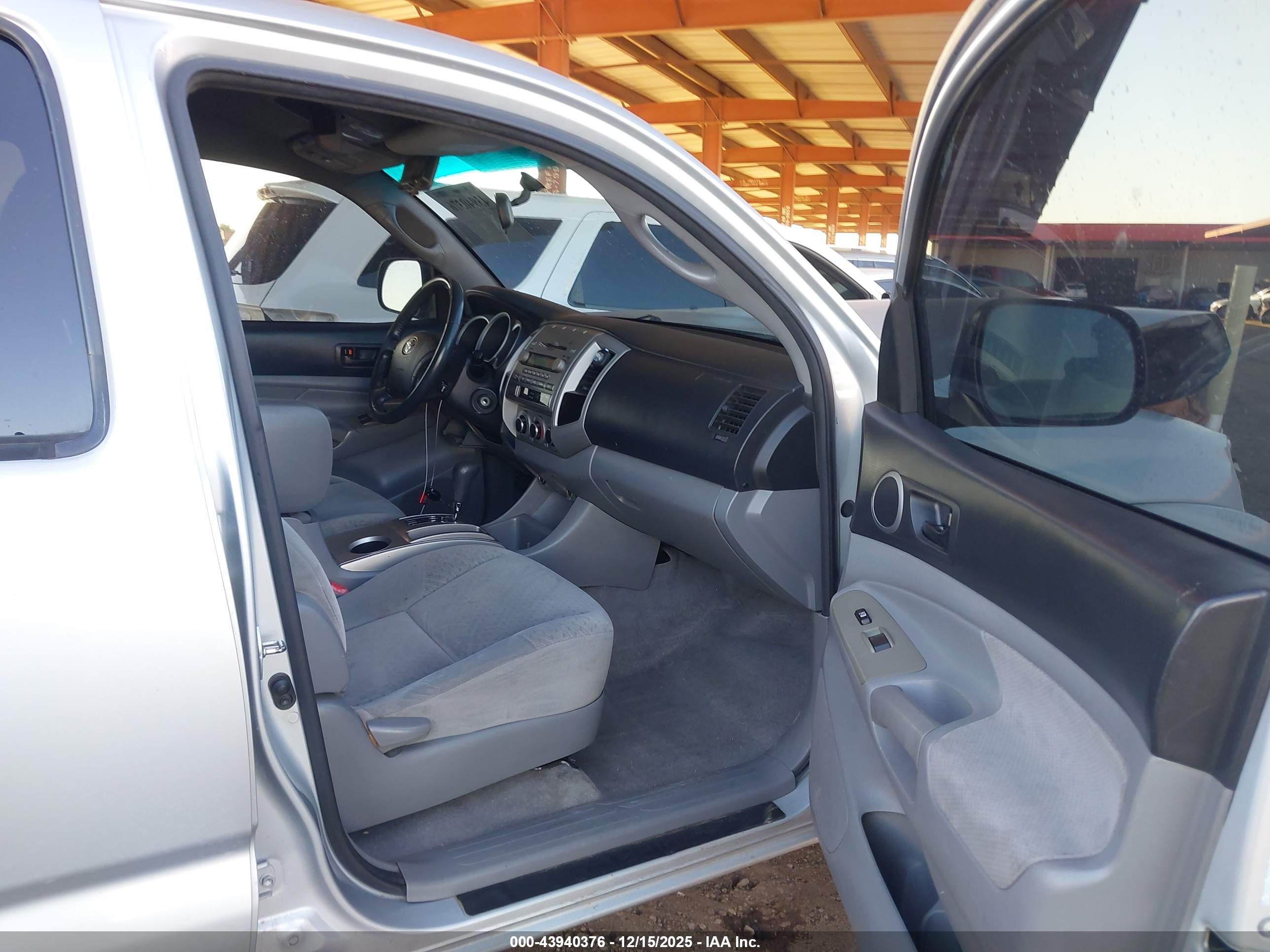 TOYOTA TACOMA image 5