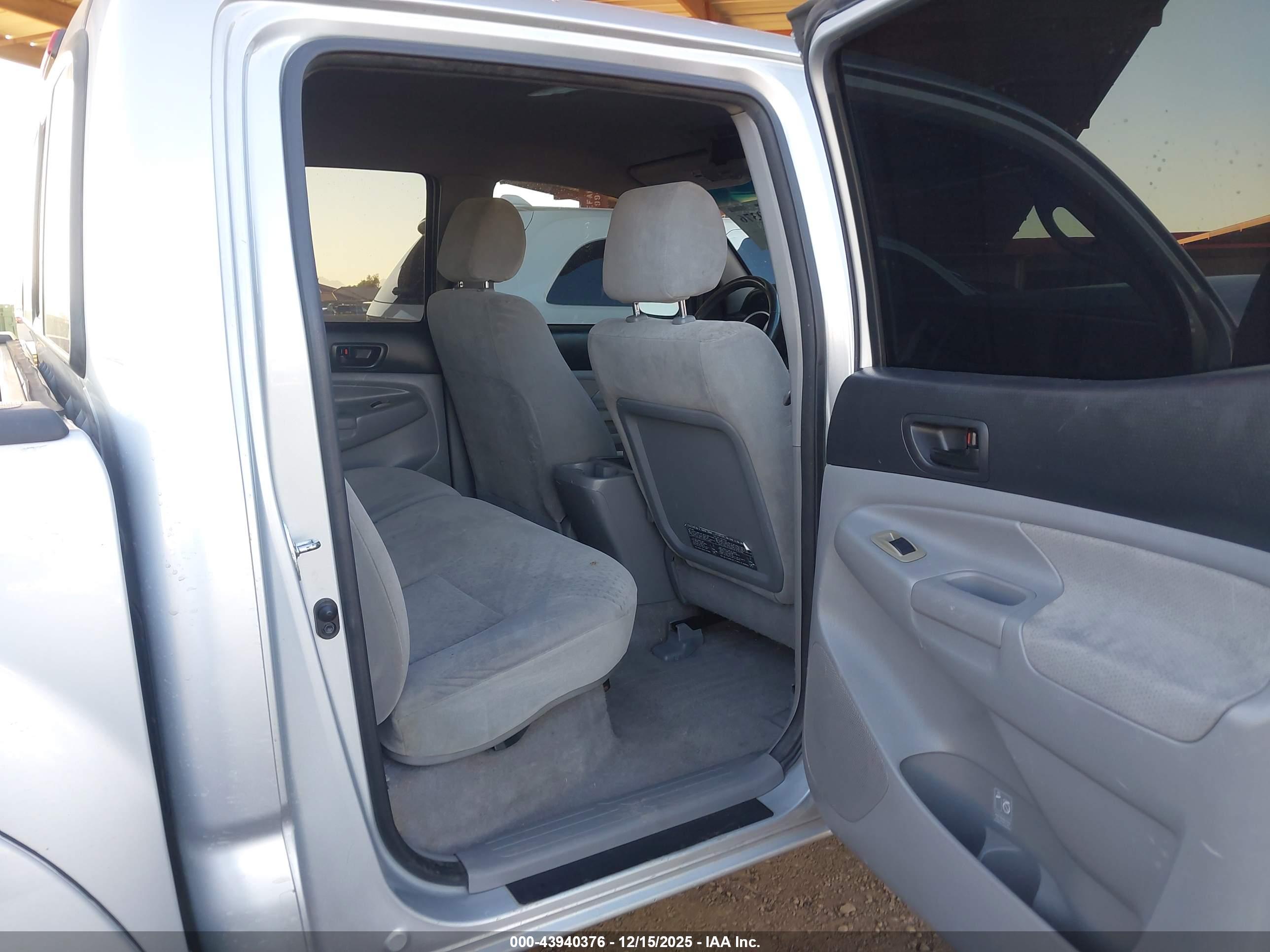 TOYOTA TACOMA image 8