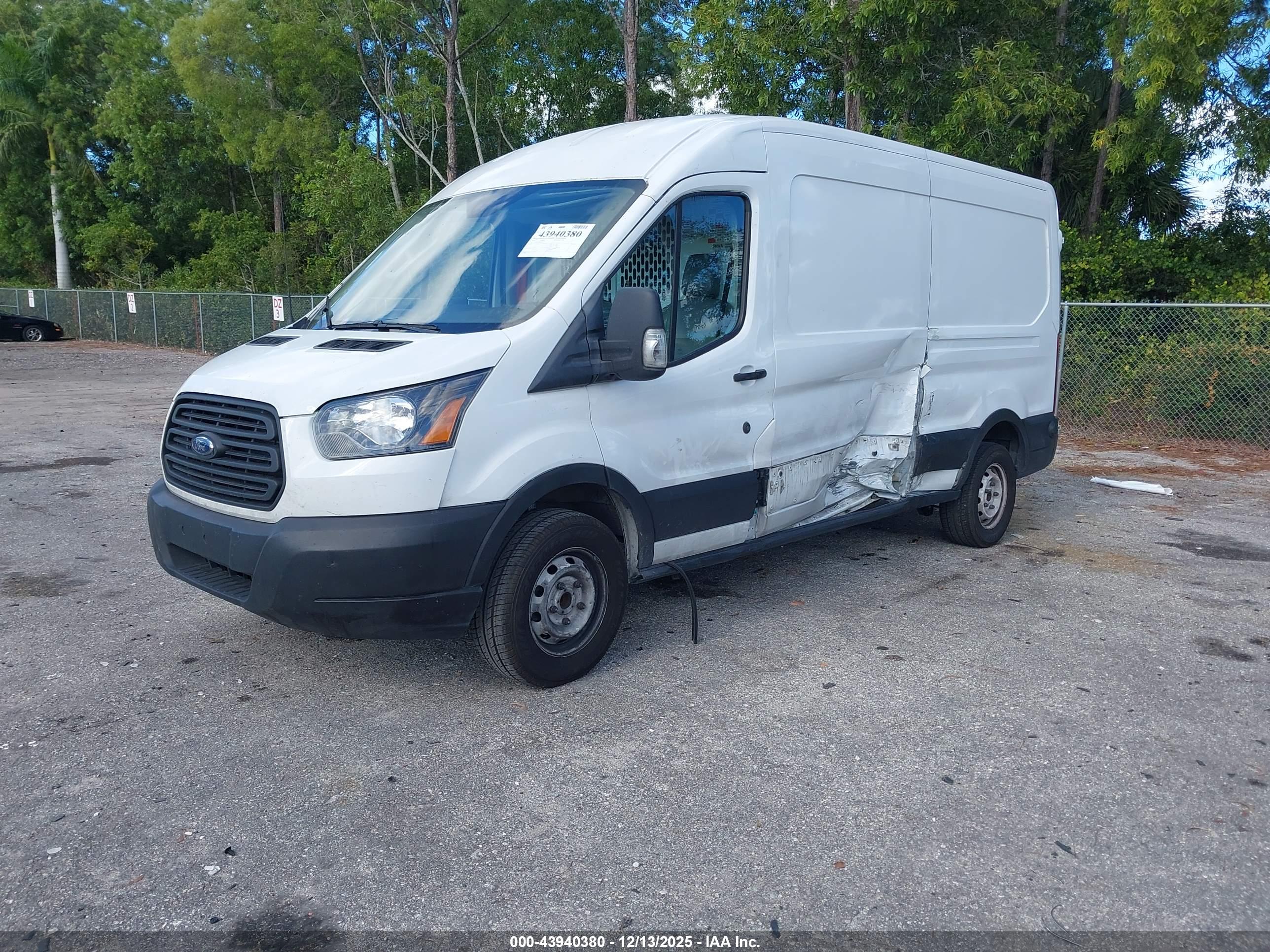FORD TRANSIT-150 image 2