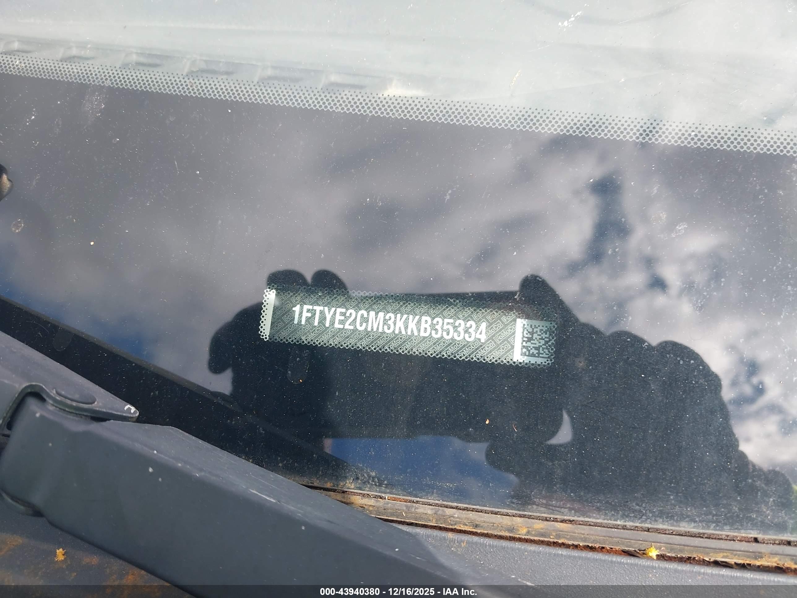 FORD TRANSIT-150 image 9