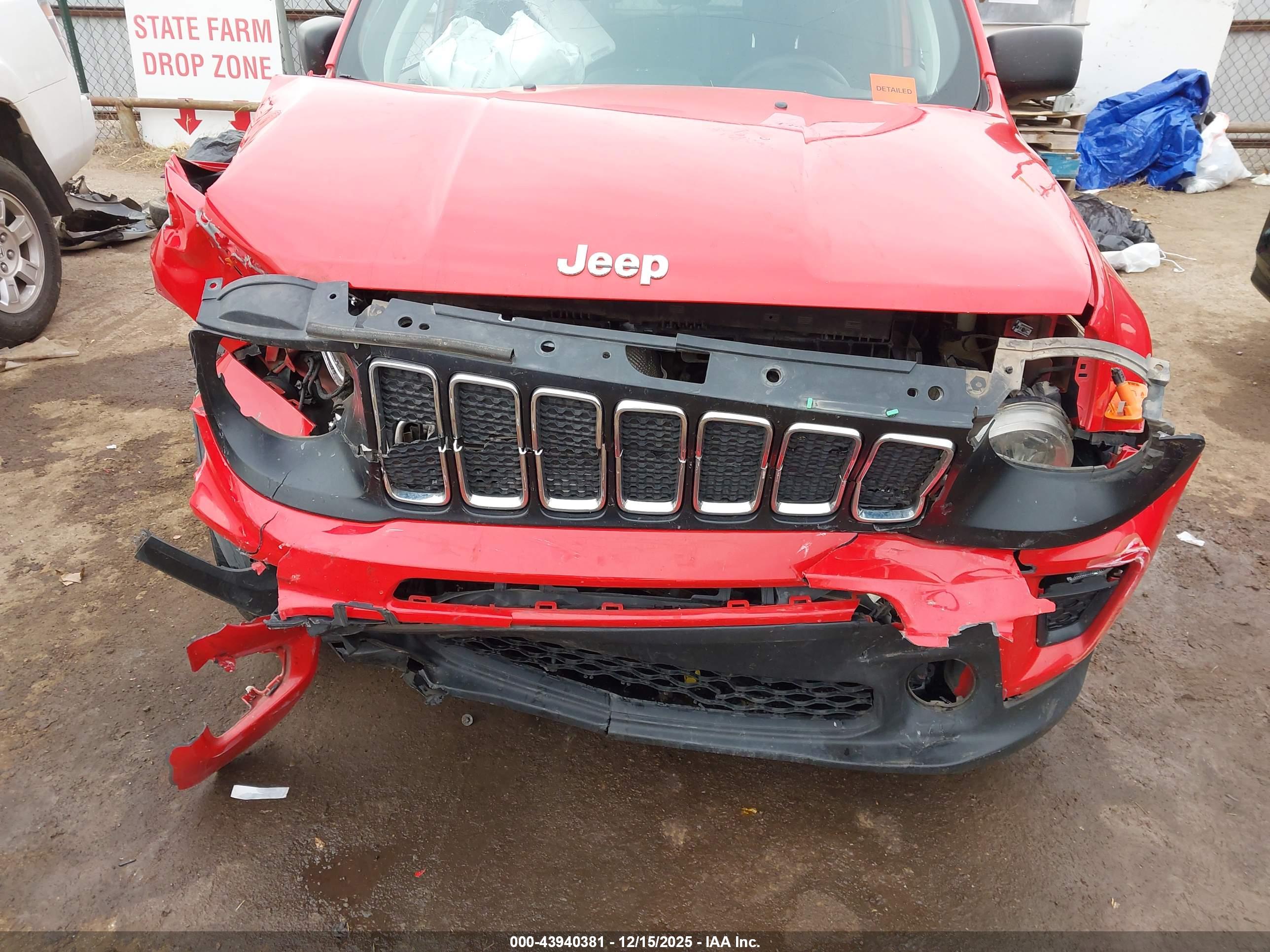 JEEP RENEGADE image 6