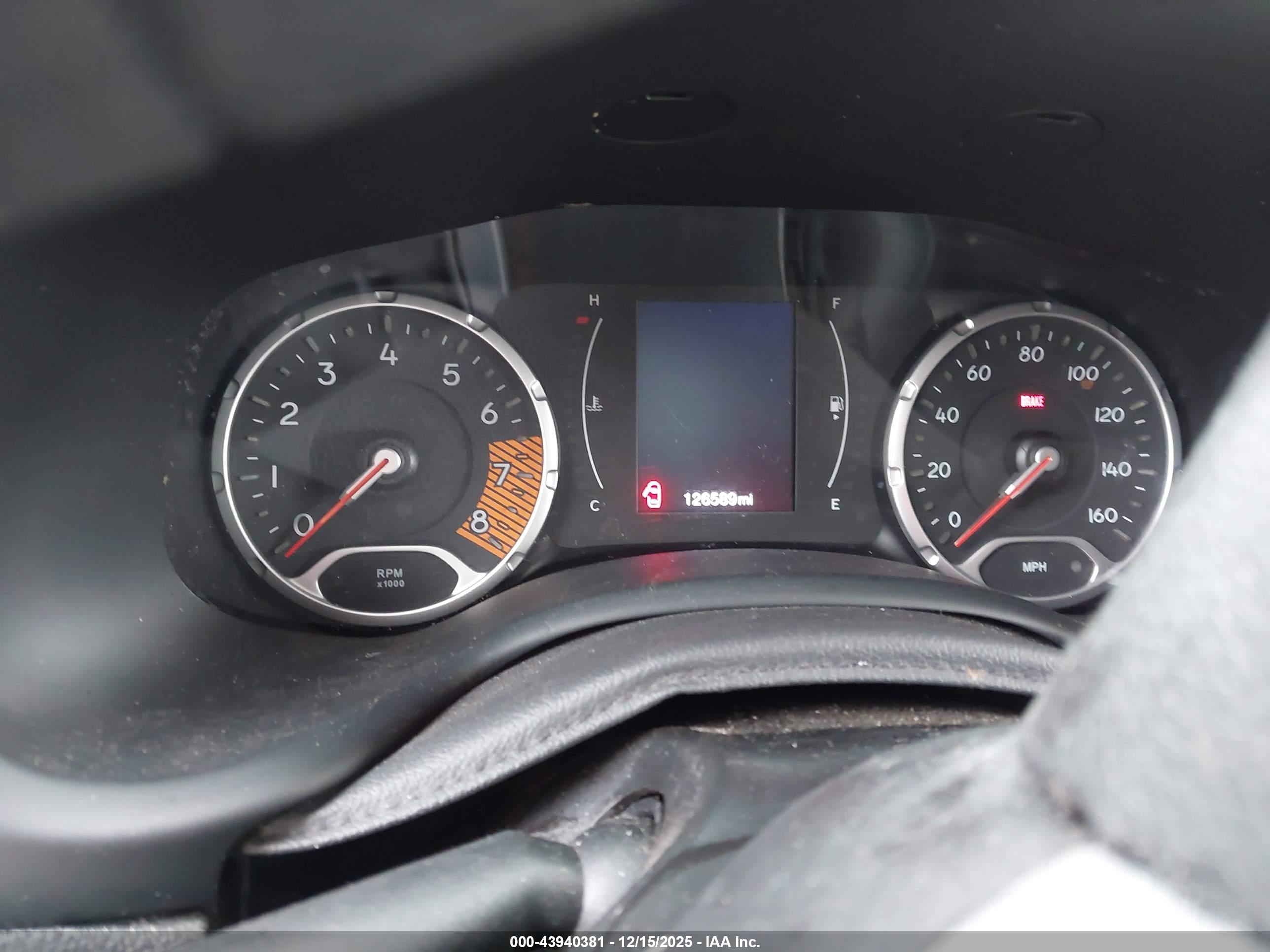 JEEP RENEGADE image 7