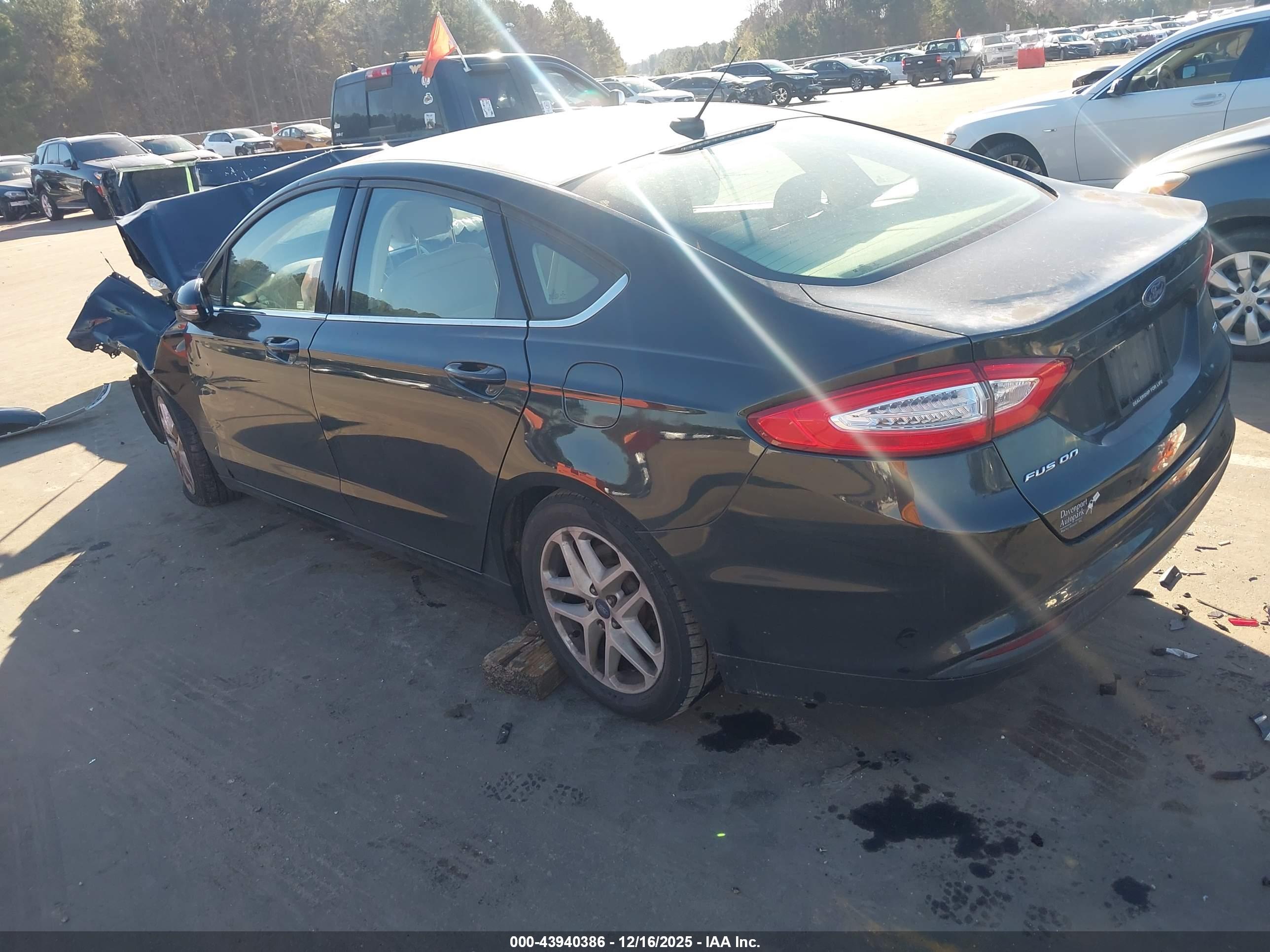 FORD FUSION image 3