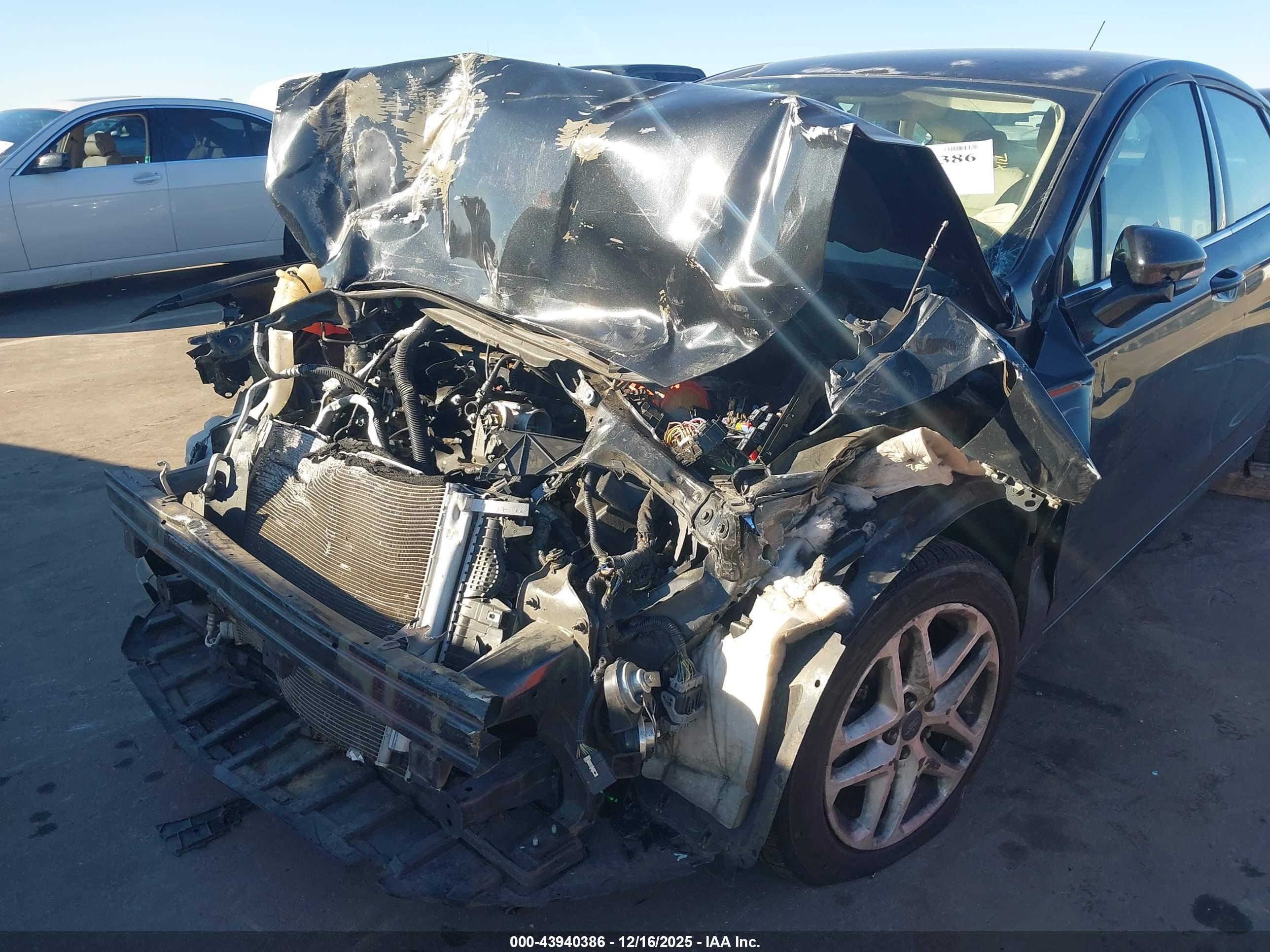 FORD FUSION image 6