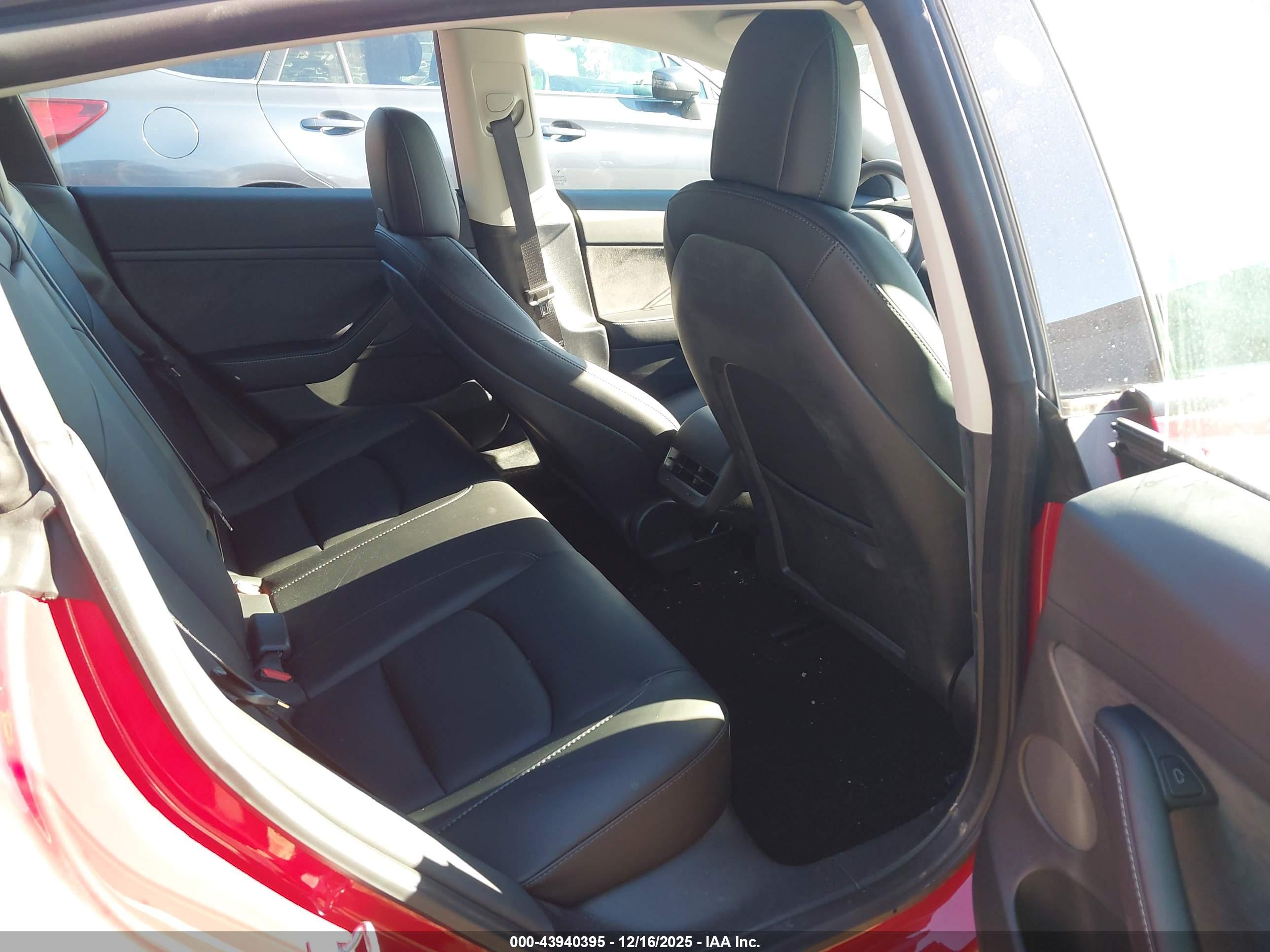 TESLA MODEL image 8