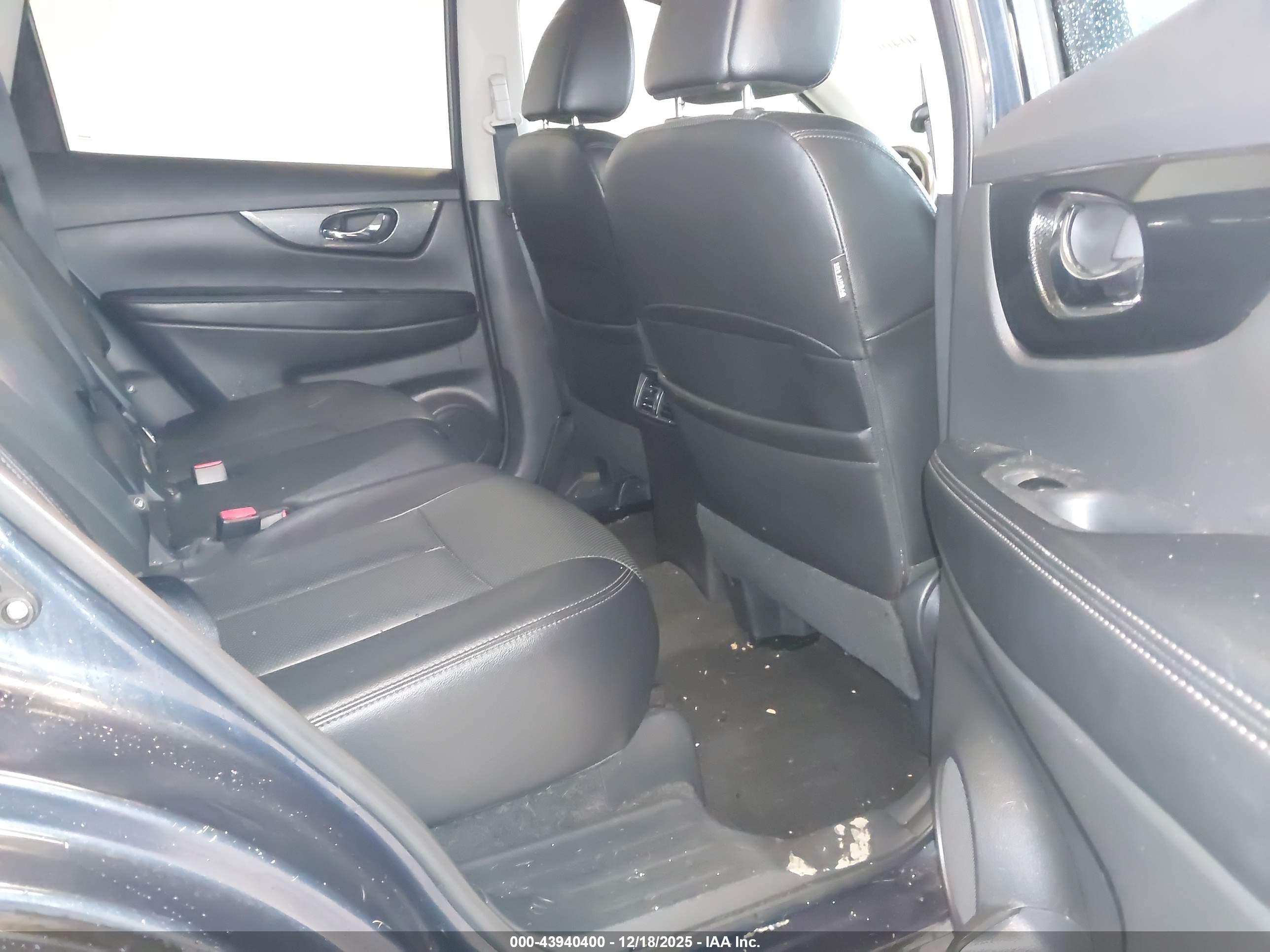 NISSAN ROGUE image 8