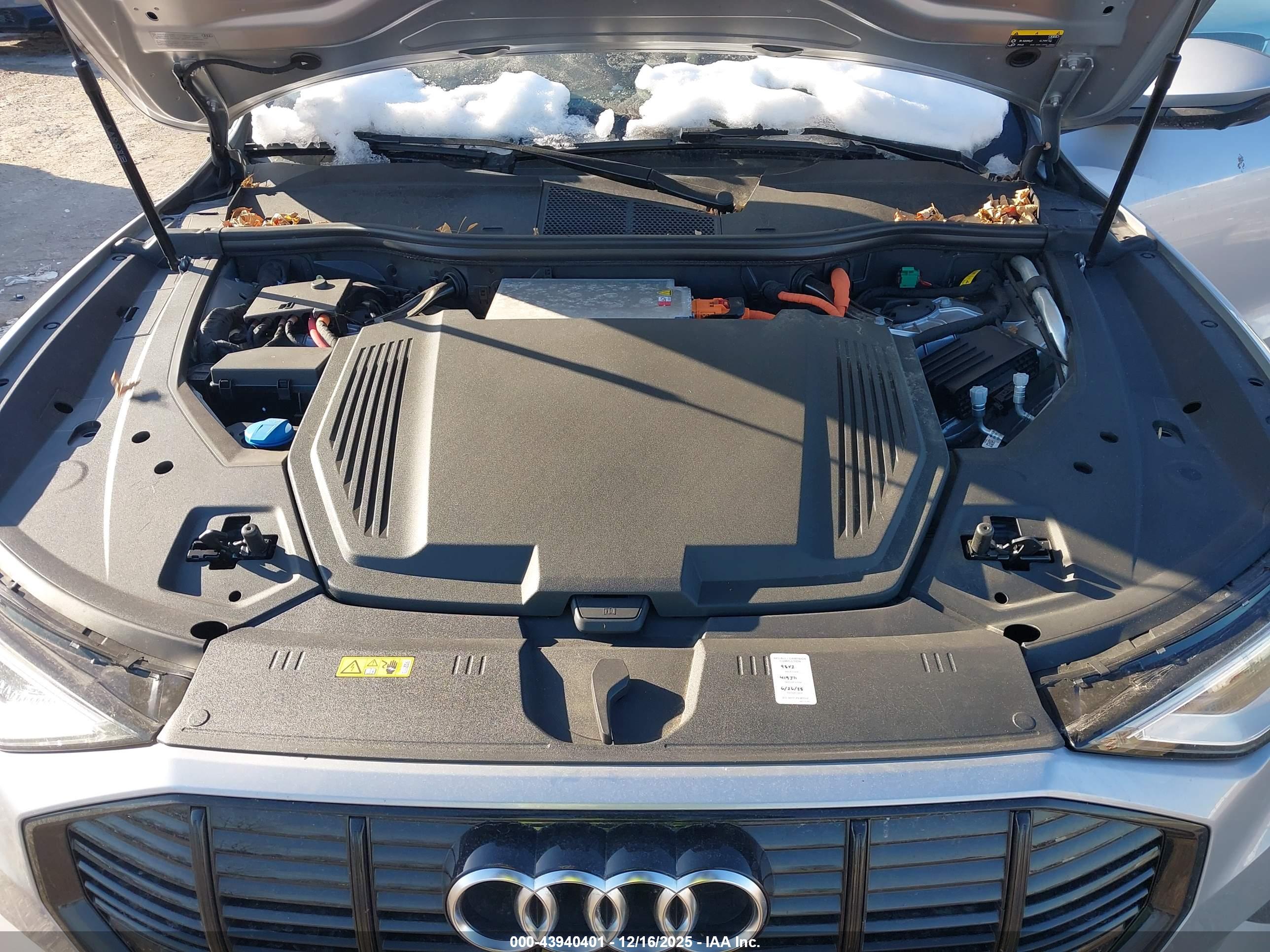 AUDI E-TRON image 10