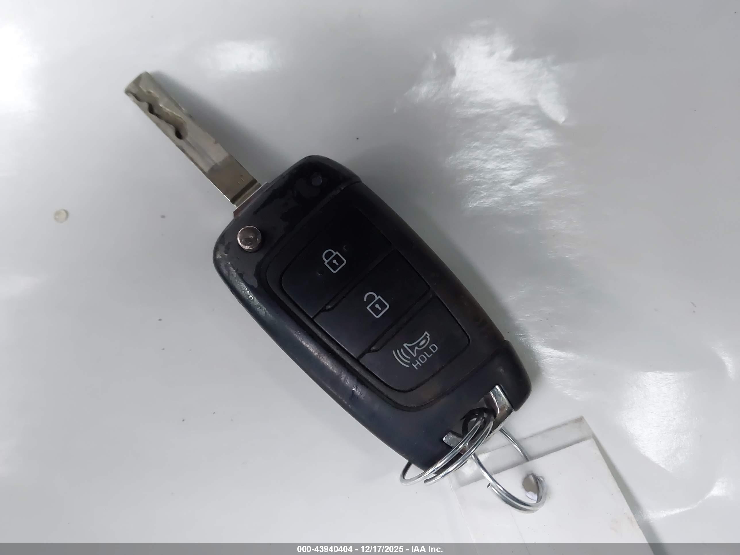 HYUNDAI TUCSON image 11