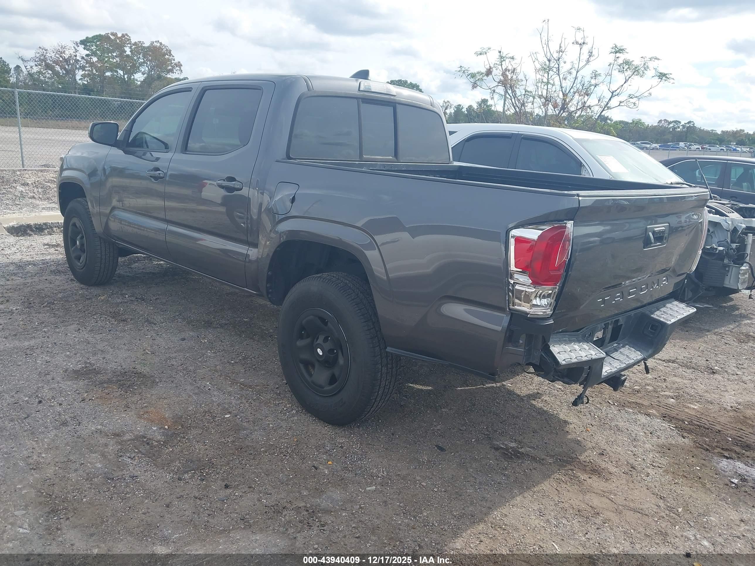 TOYOTA TACOMA image 3