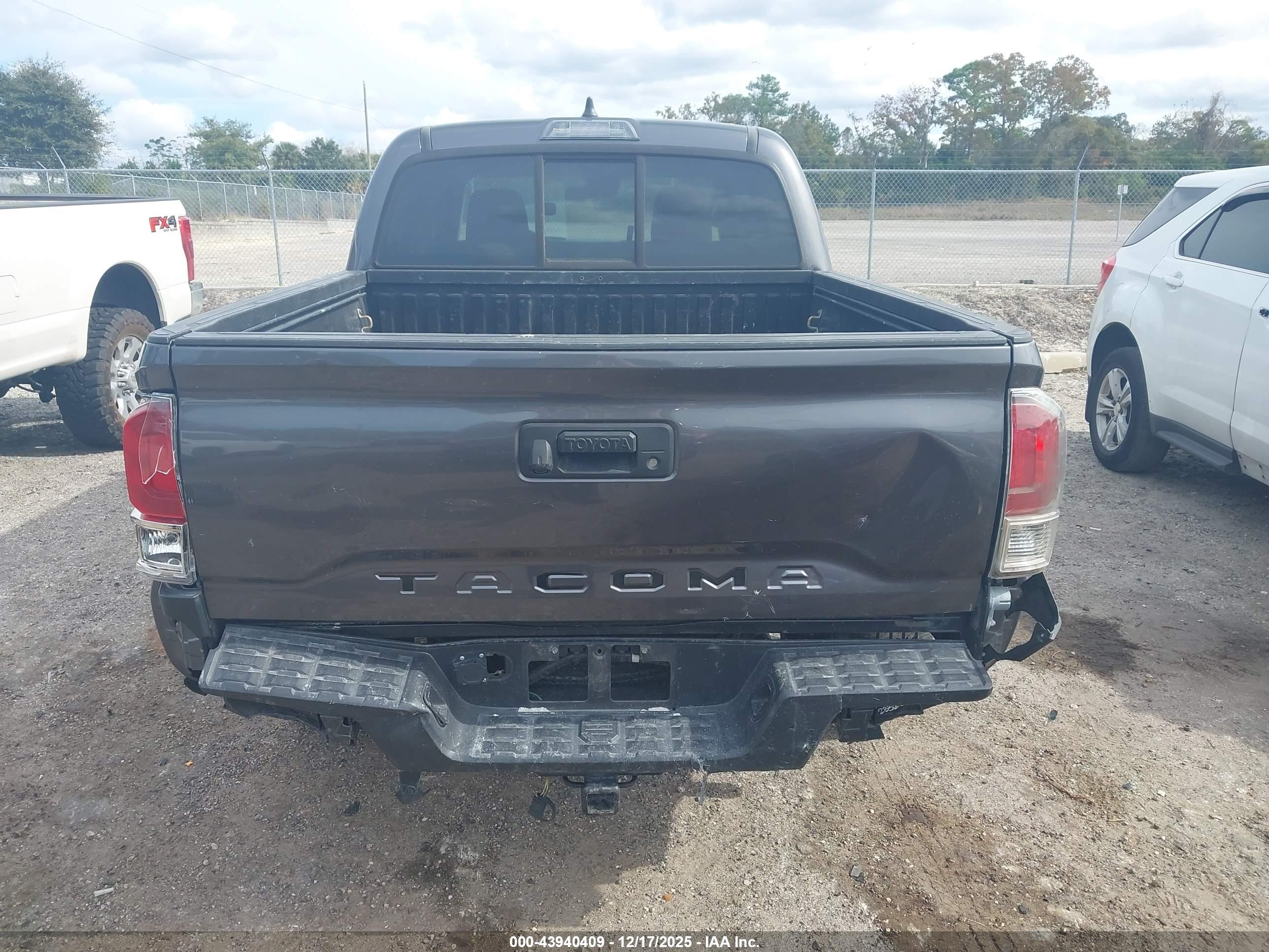 TOYOTA TACOMA image 6
