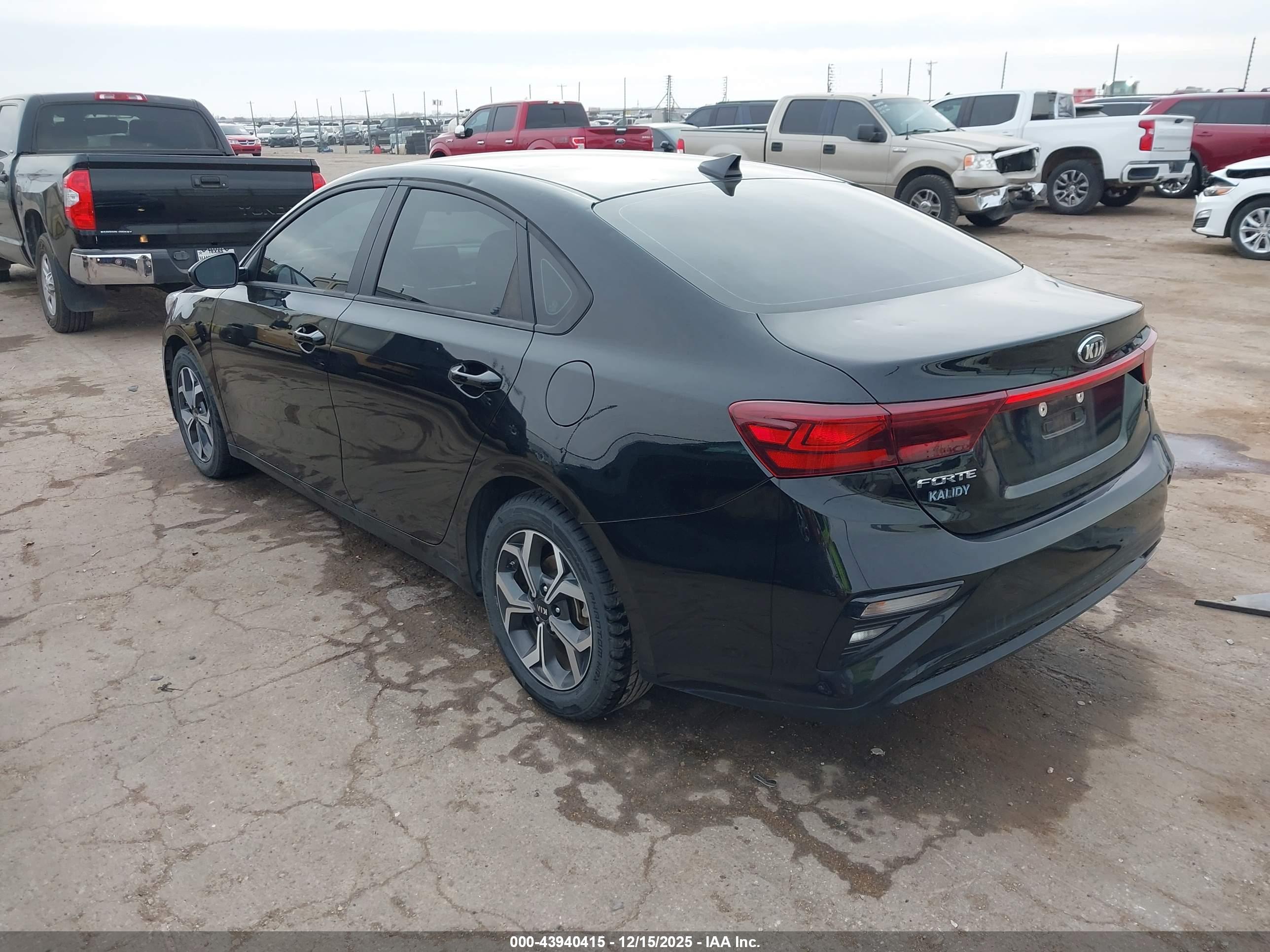 KIA FORTE image 3