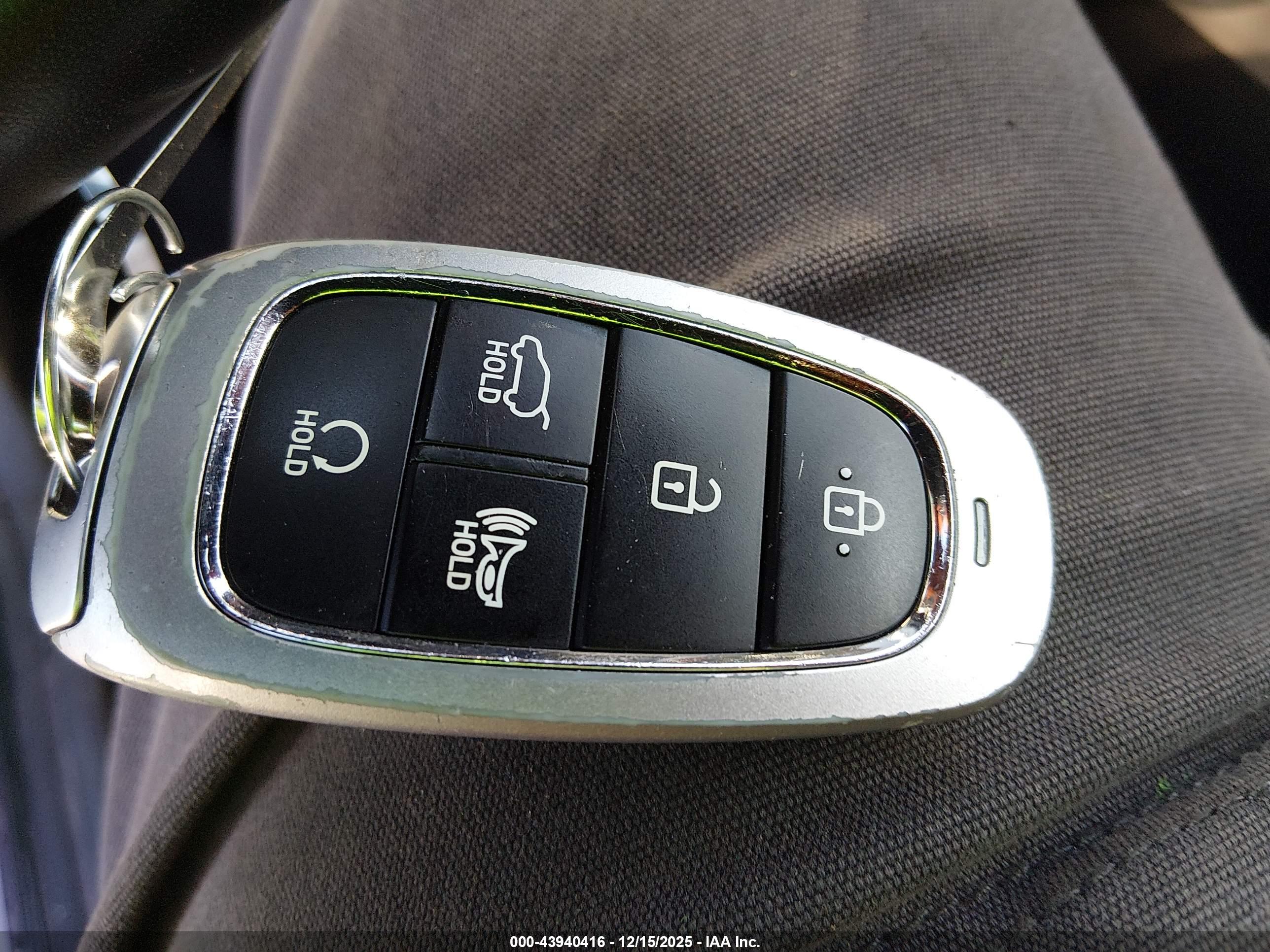 HYUNDAI TUCSON image 11