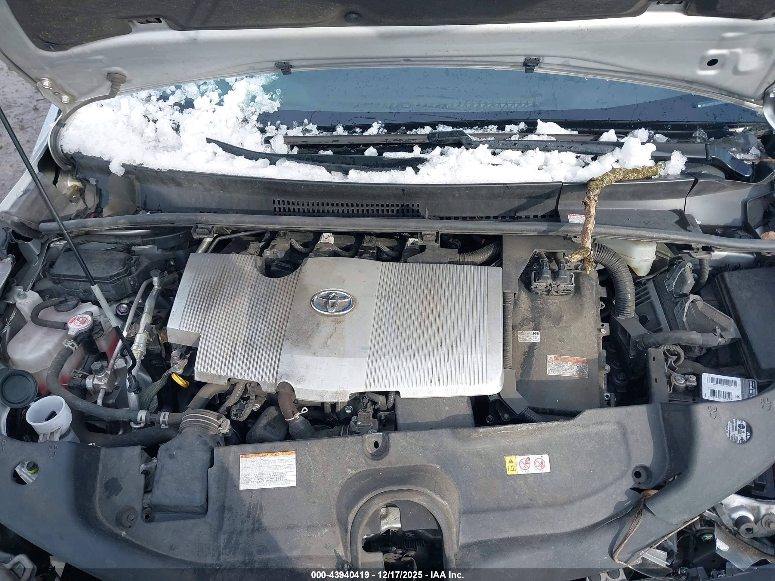 TOYOTA PRIUS image 10