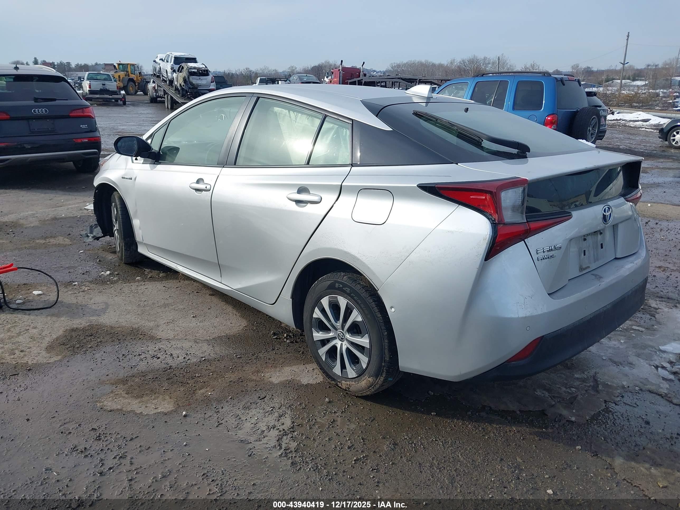 TOYOTA PRIUS image 3