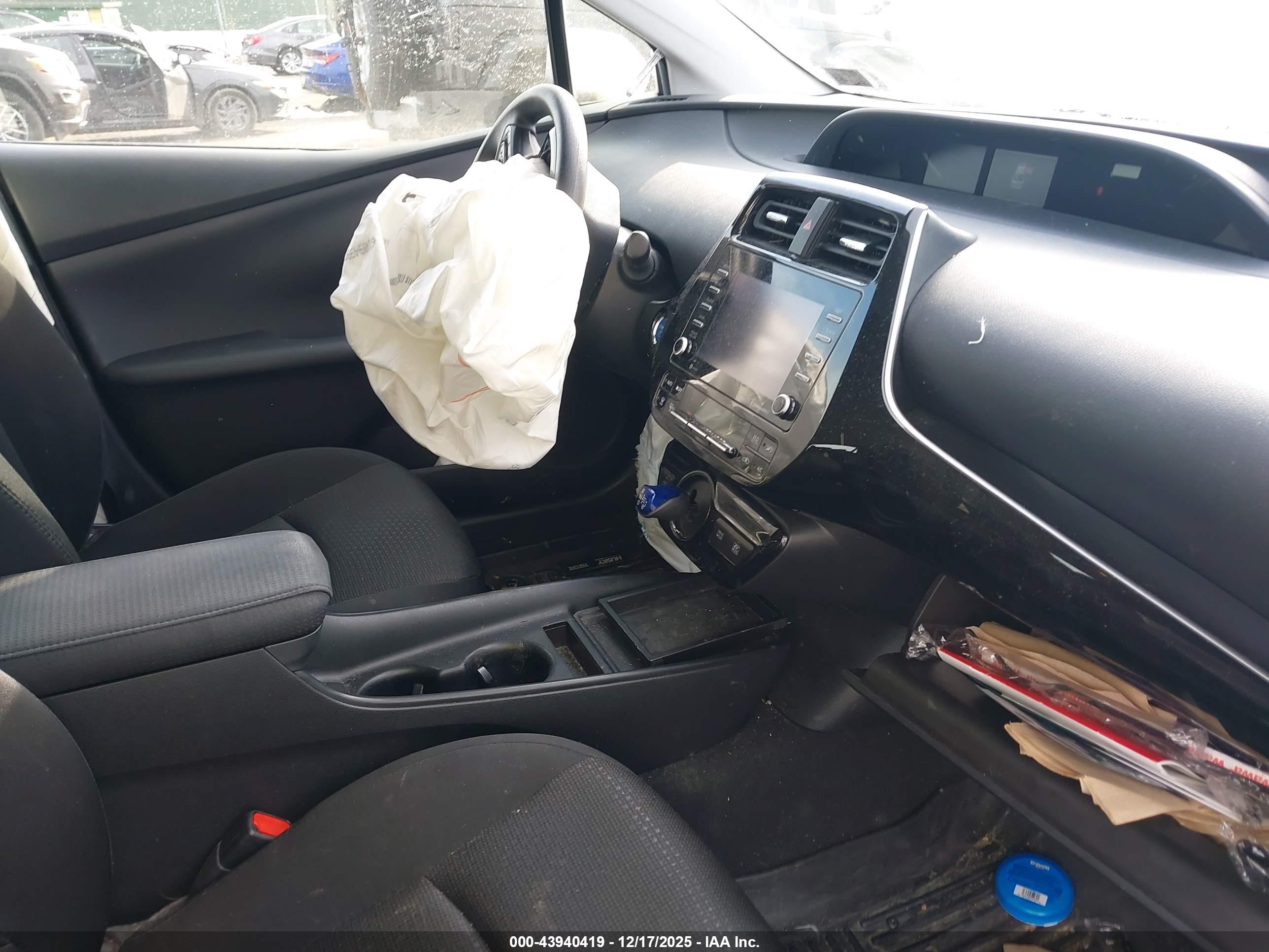 TOYOTA PRIUS image 5