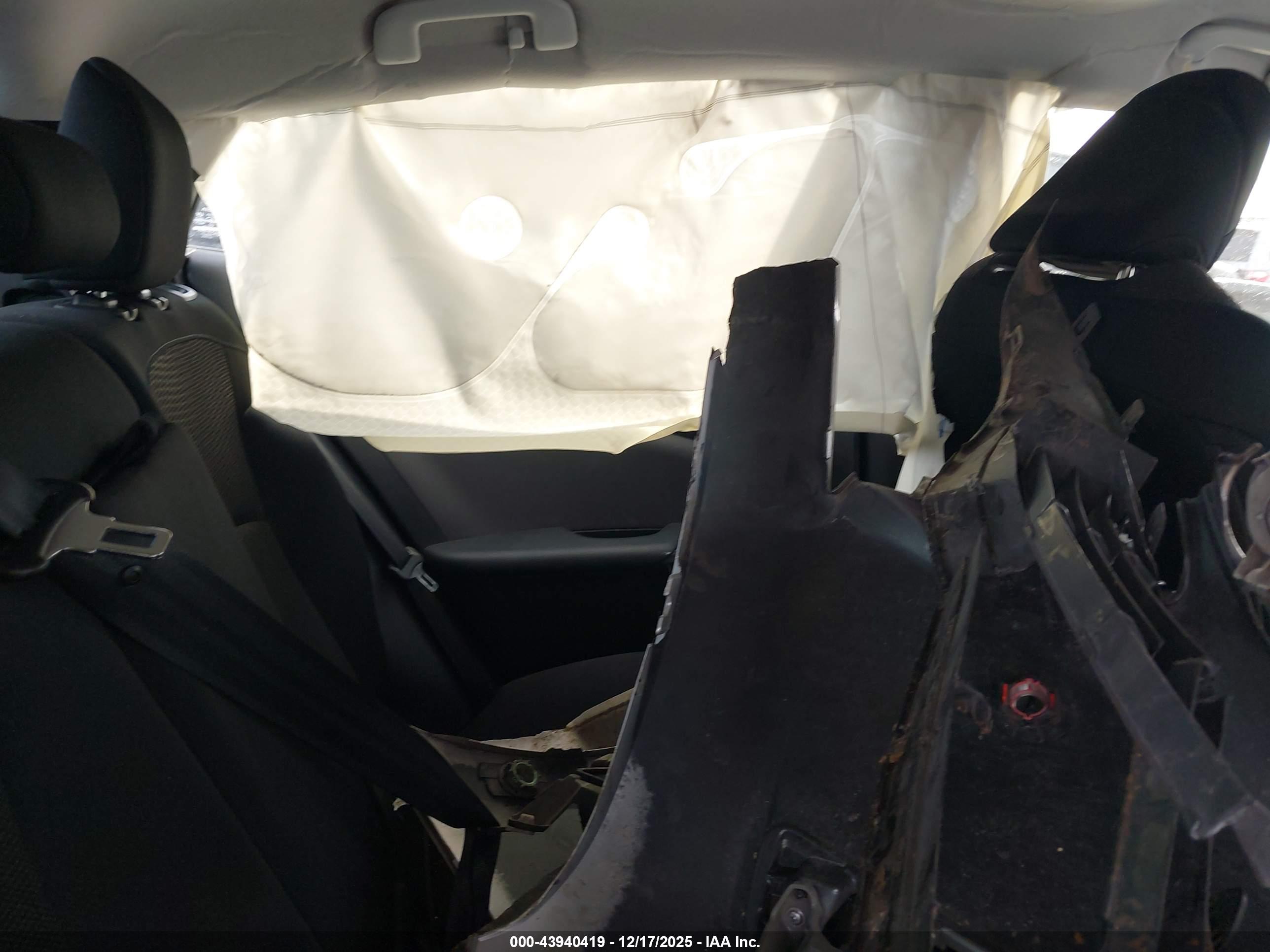 TOYOTA PRIUS image 8
