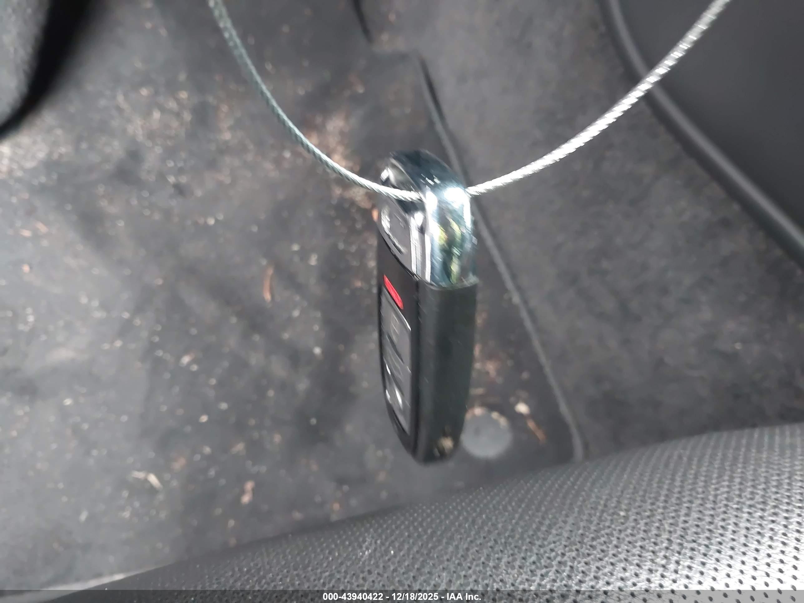 AUDI A8 image 11