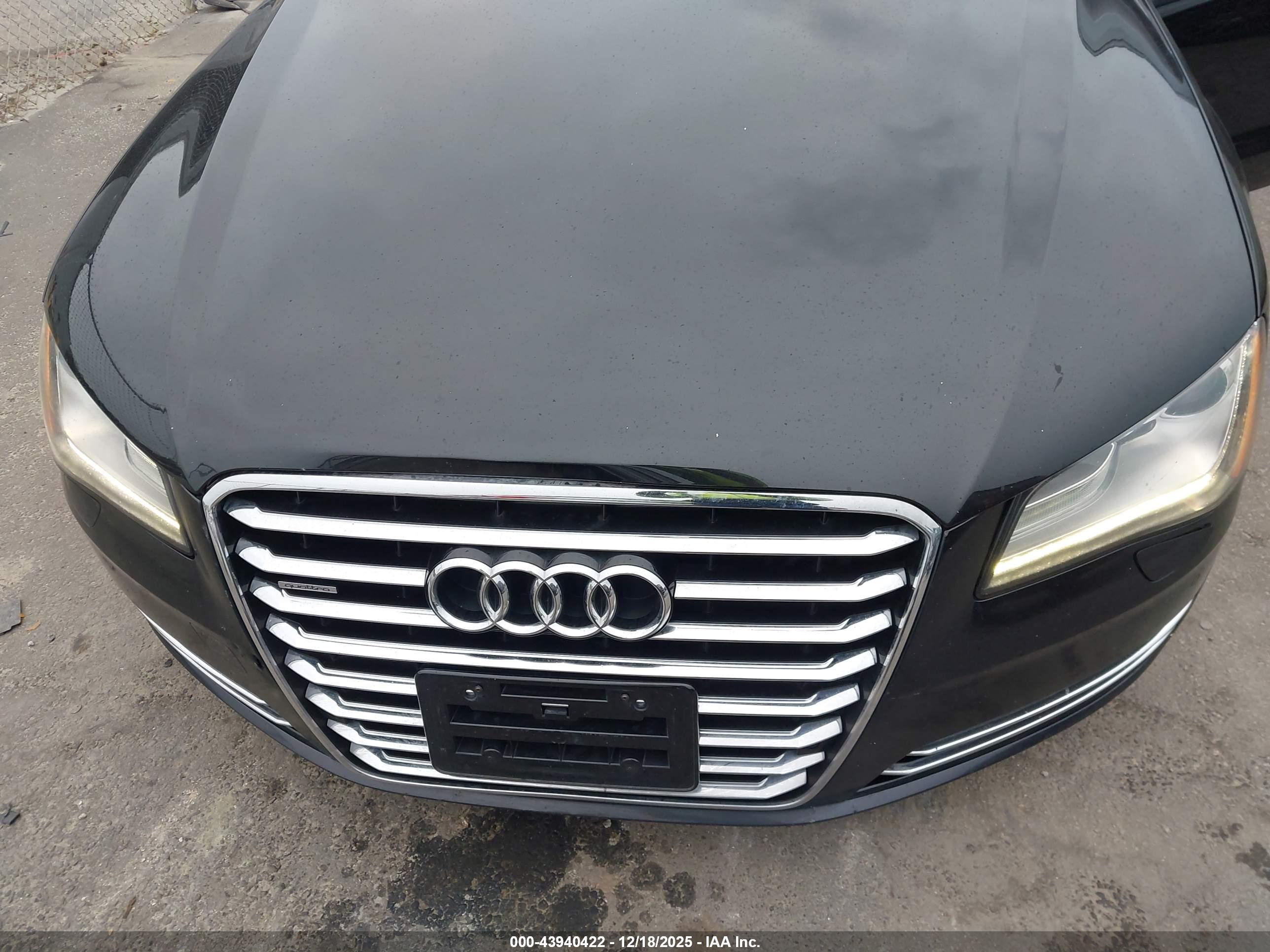 AUDI A8 image 6