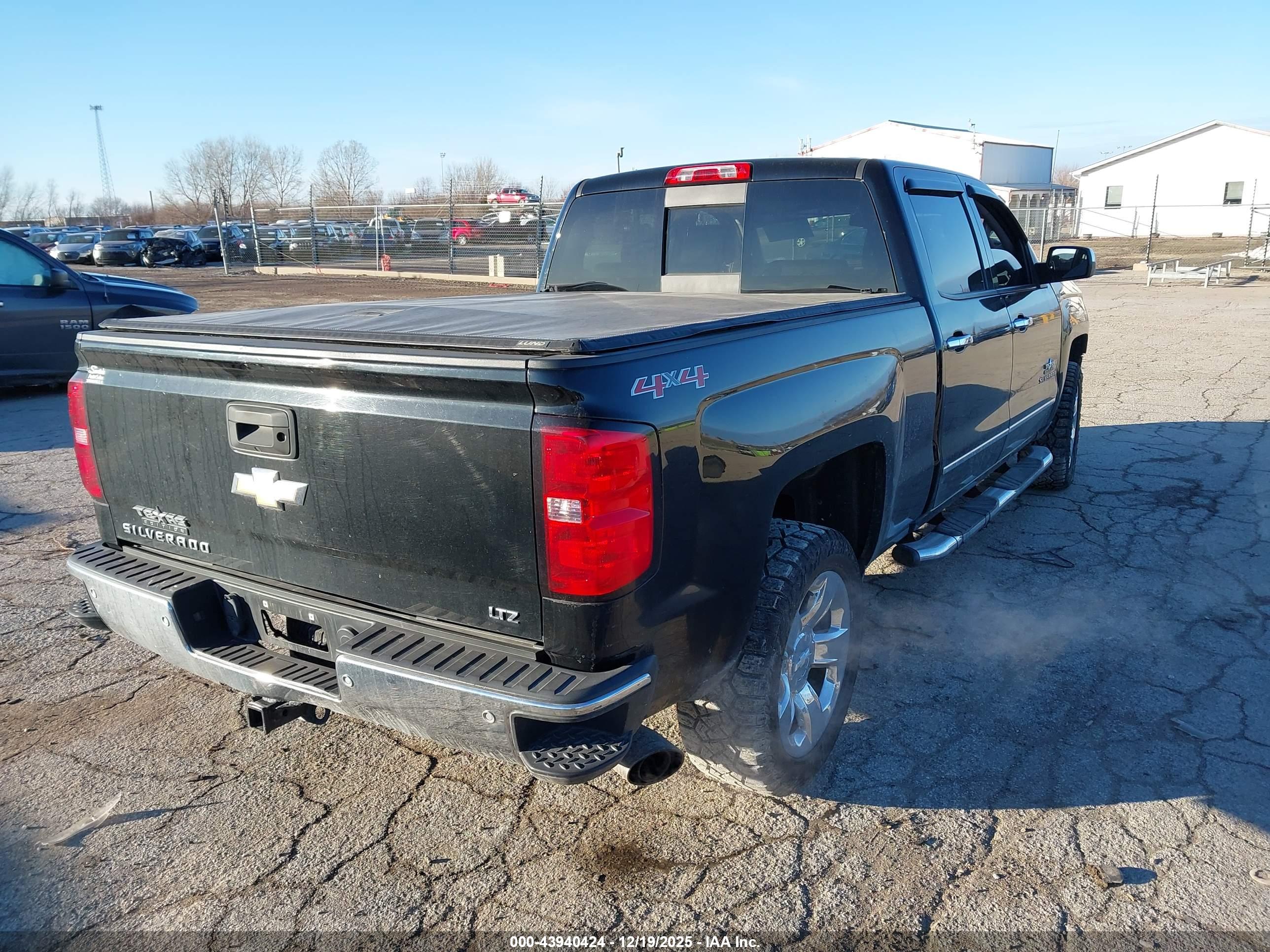 CHEVROLET SILVERADO image 4