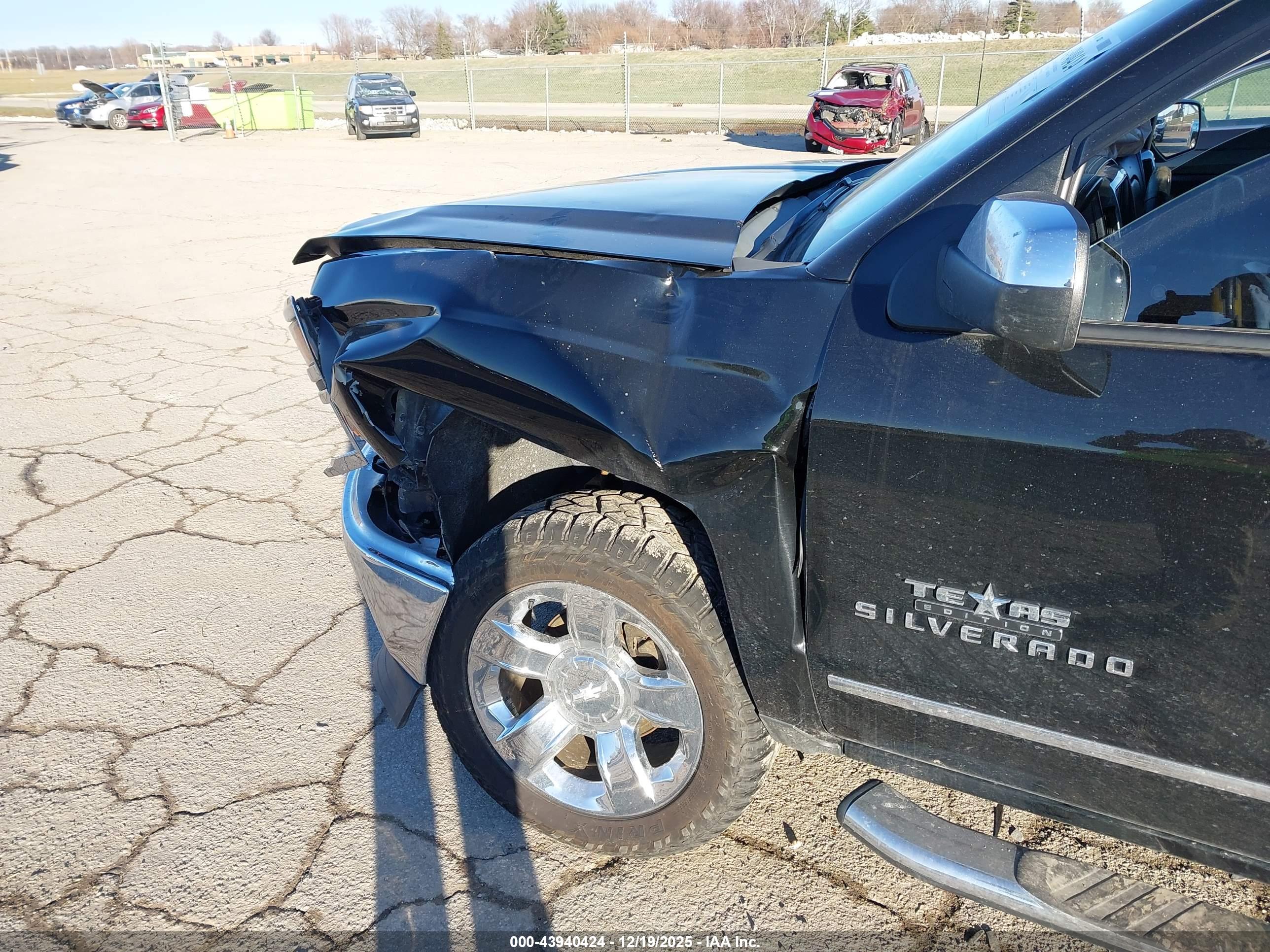 CHEVROLET SILVERADO image 6