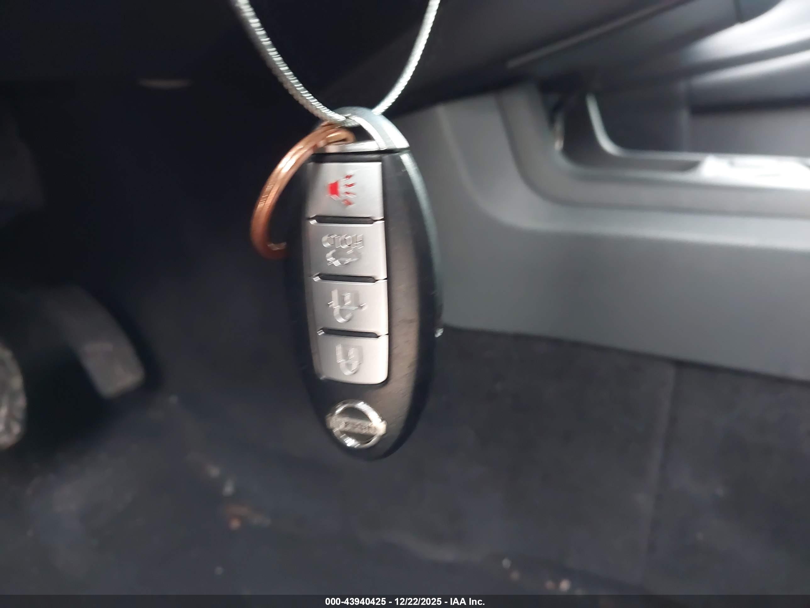 NISSAN MURANO image 11