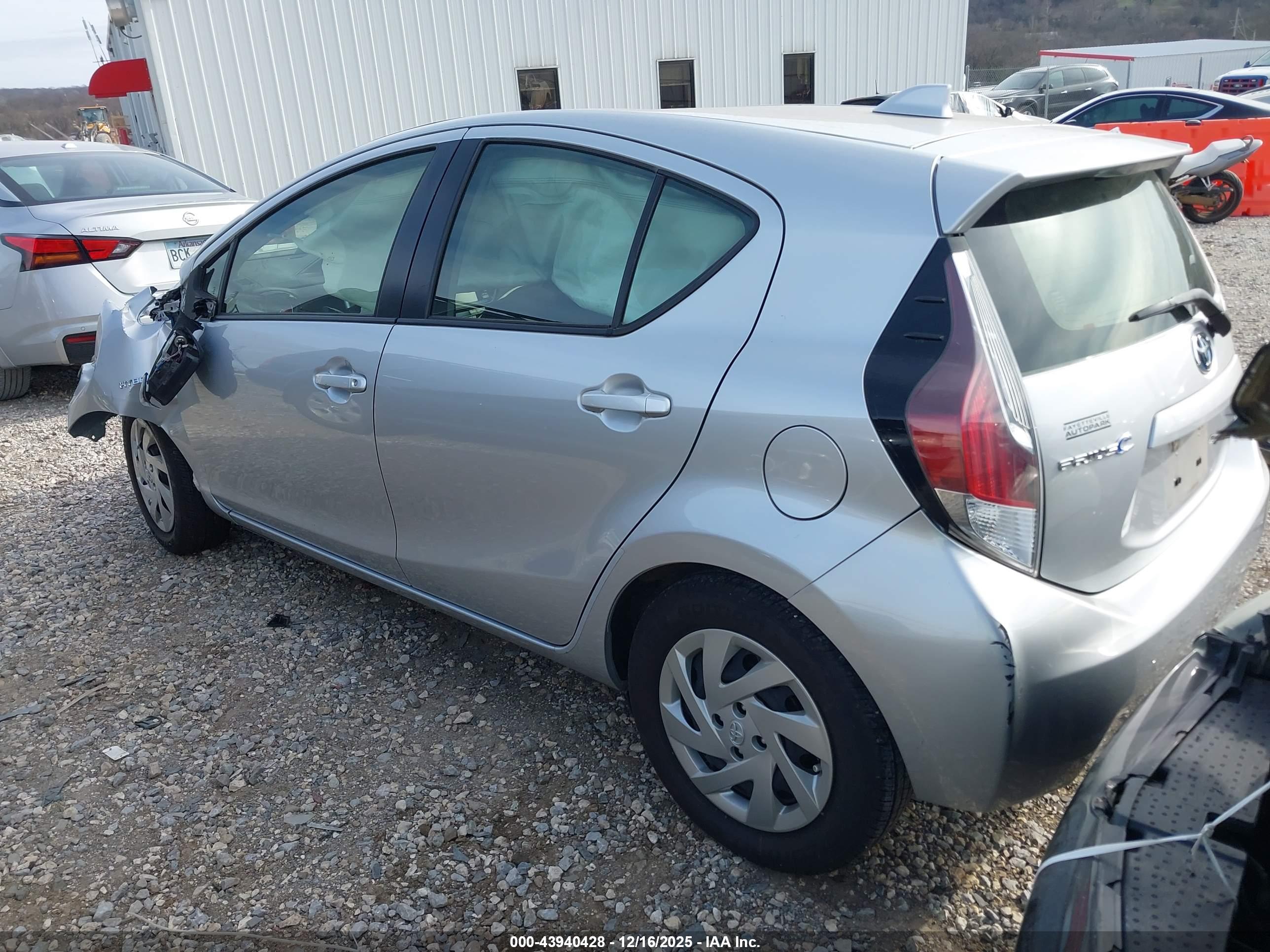 TOYOTA PRIUS image 3