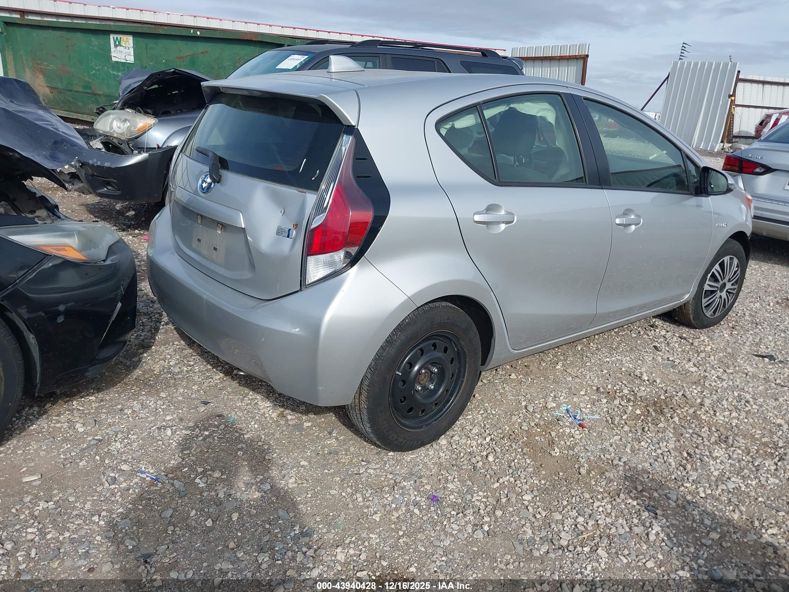 TOYOTA PRIUS image 4