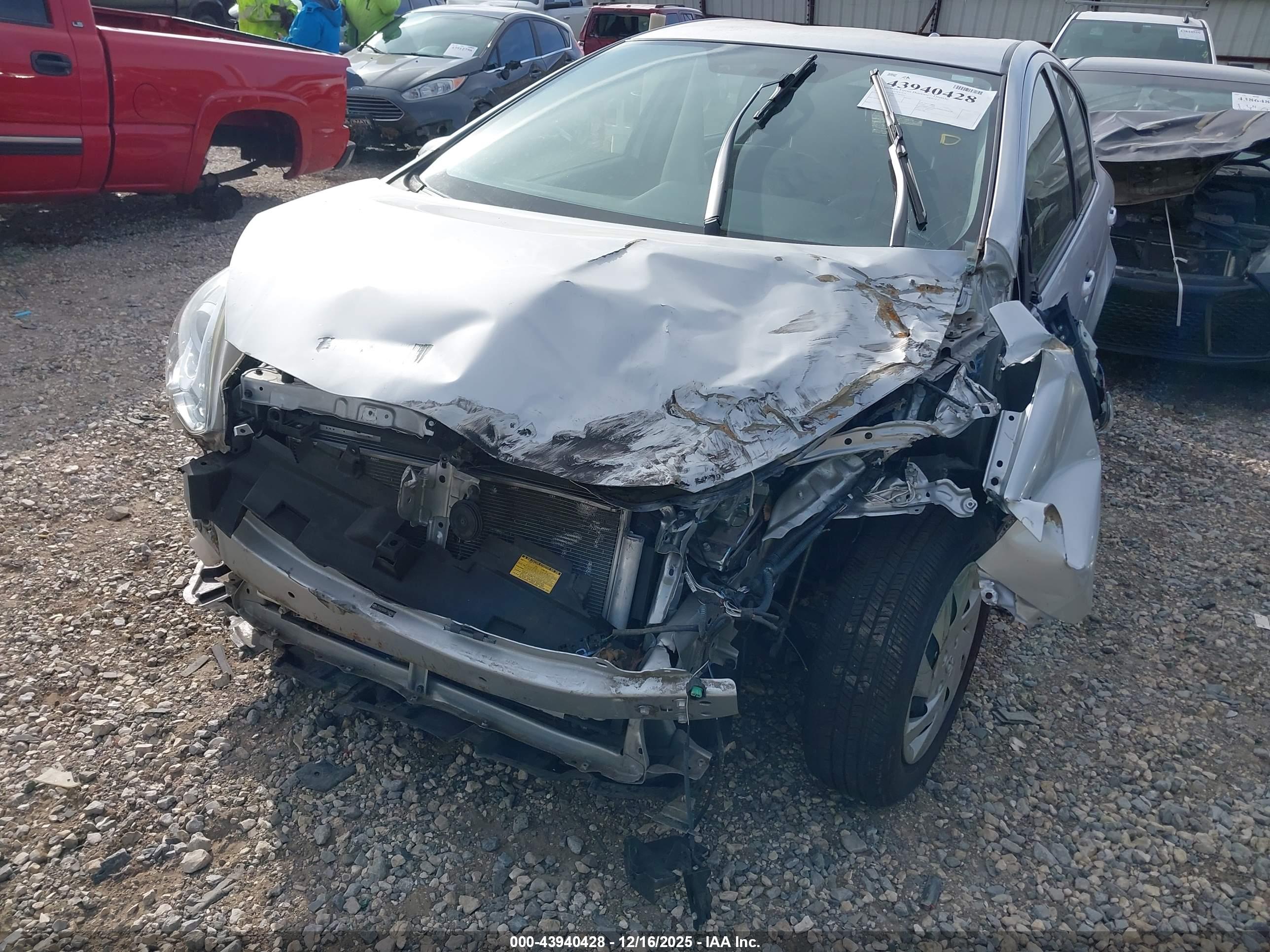 TOYOTA PRIUS image 6