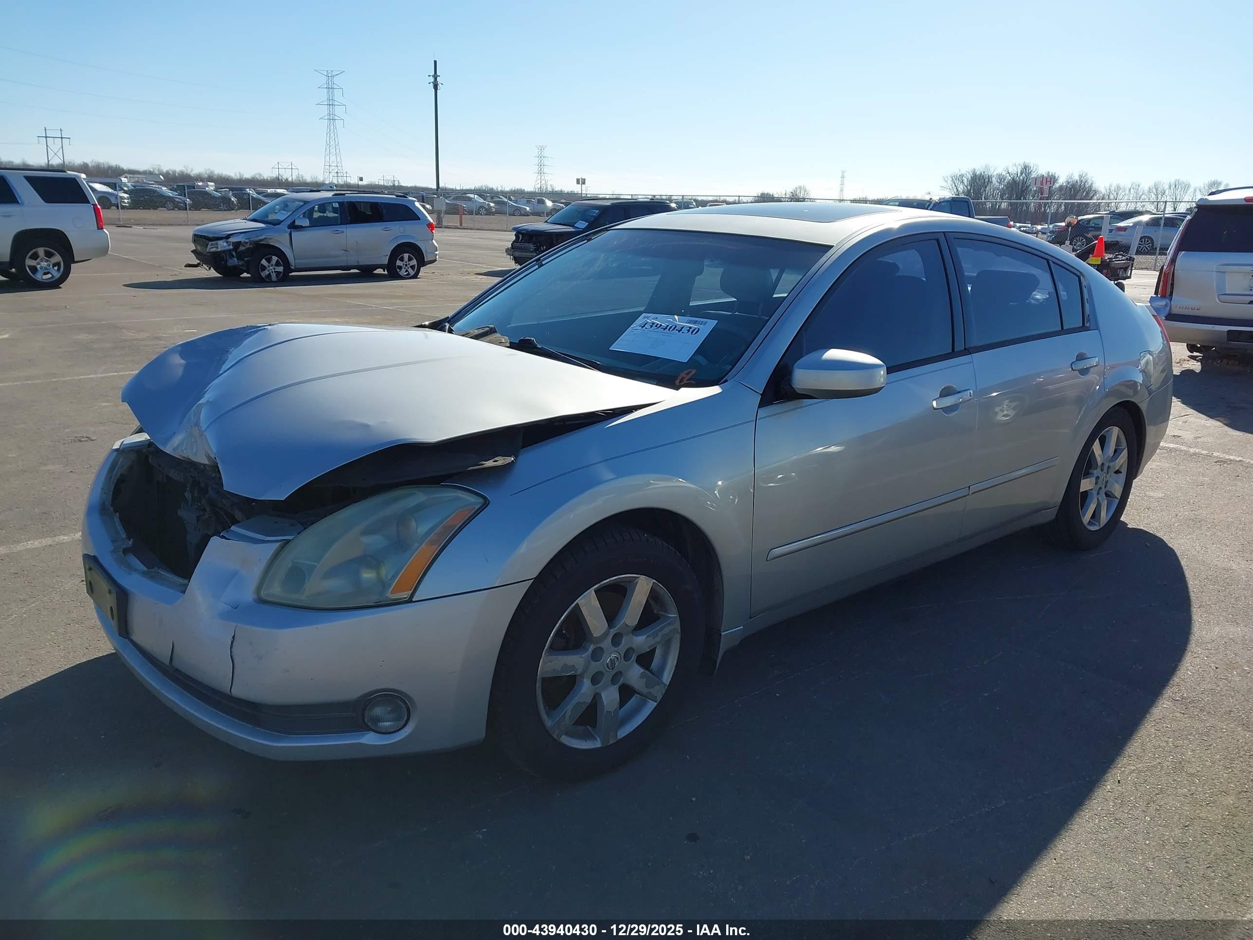 NISSAN MAXIMA image 2