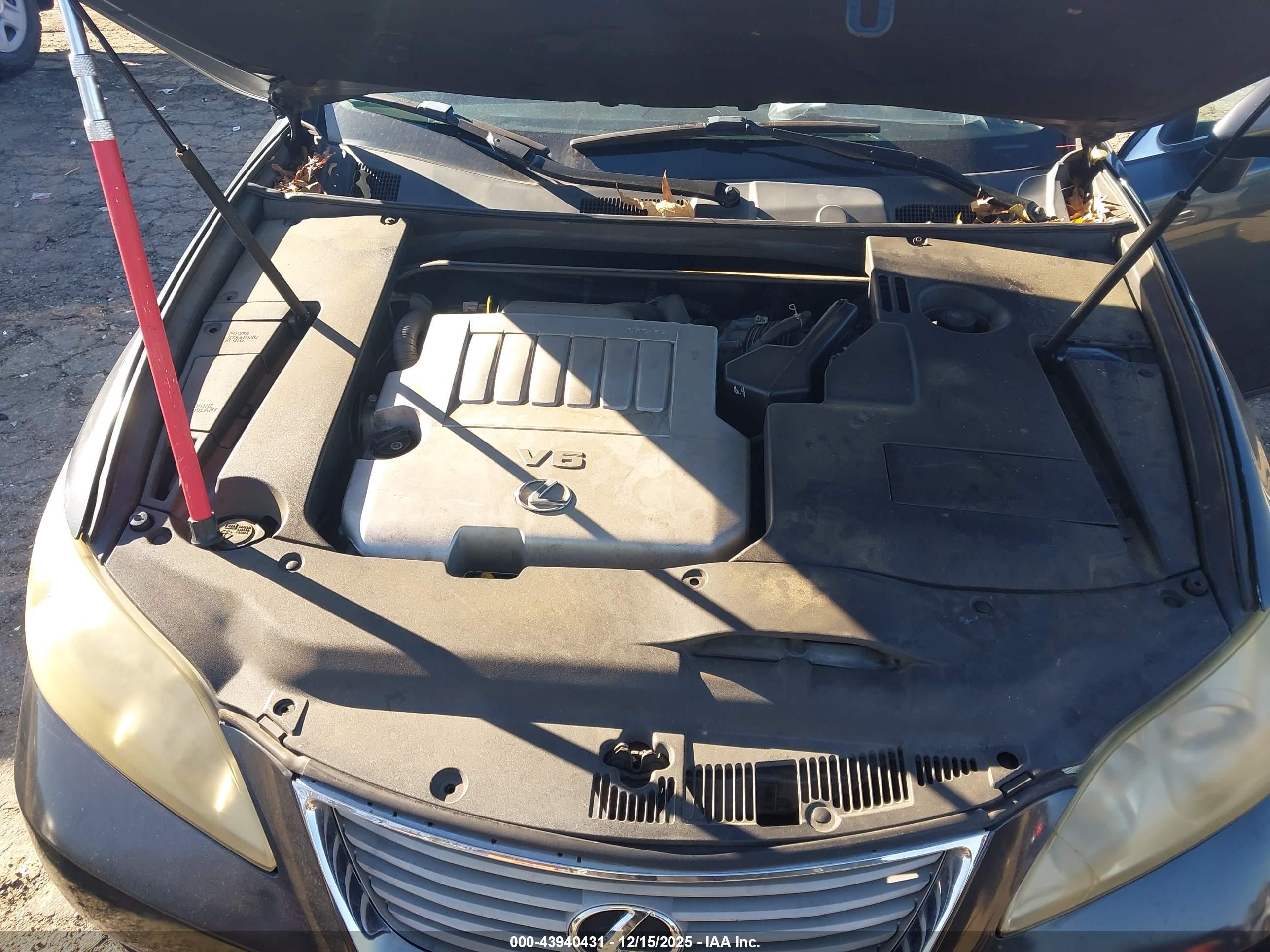 LEXUS ES image 10