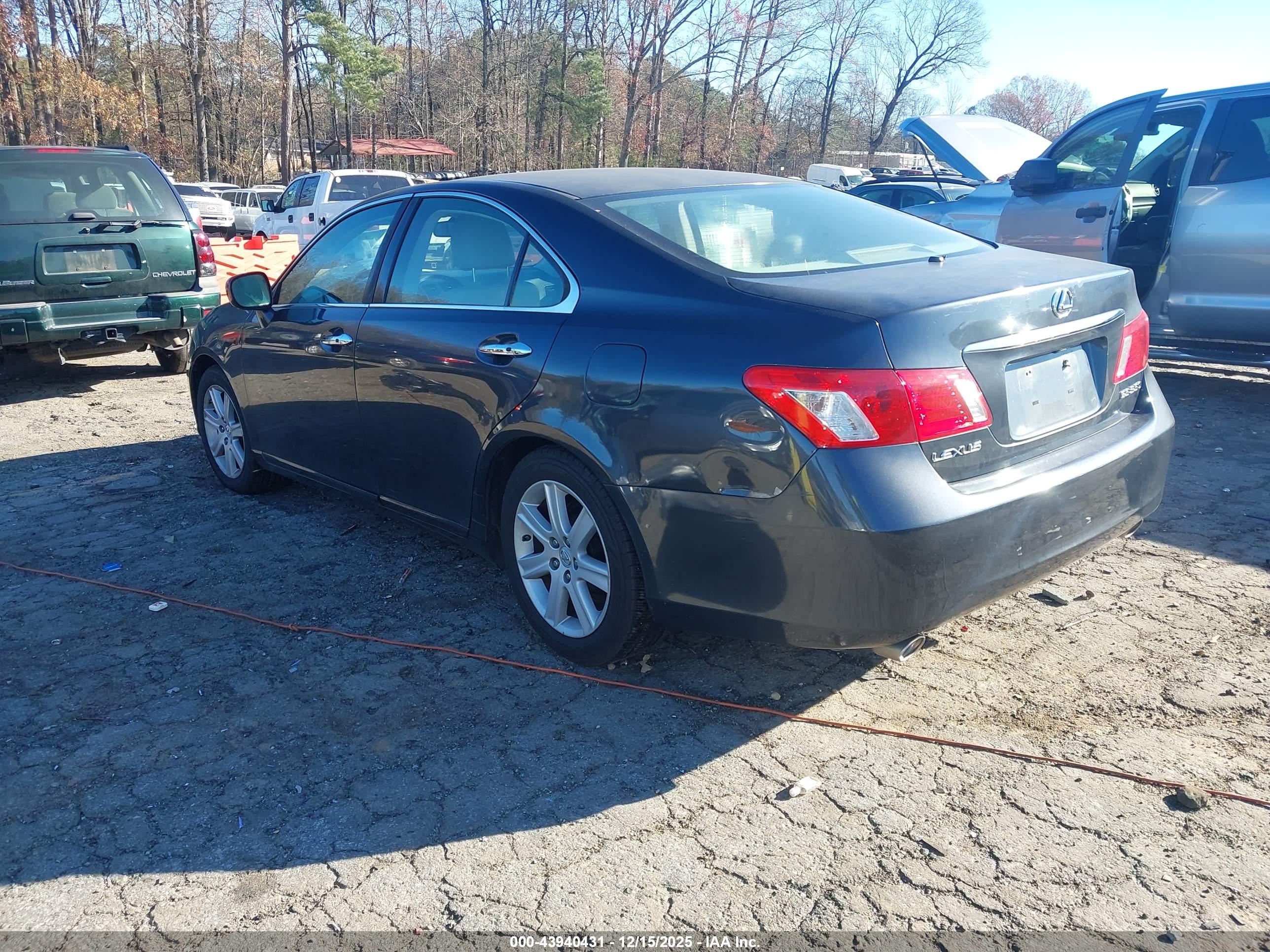 LEXUS ES image 3