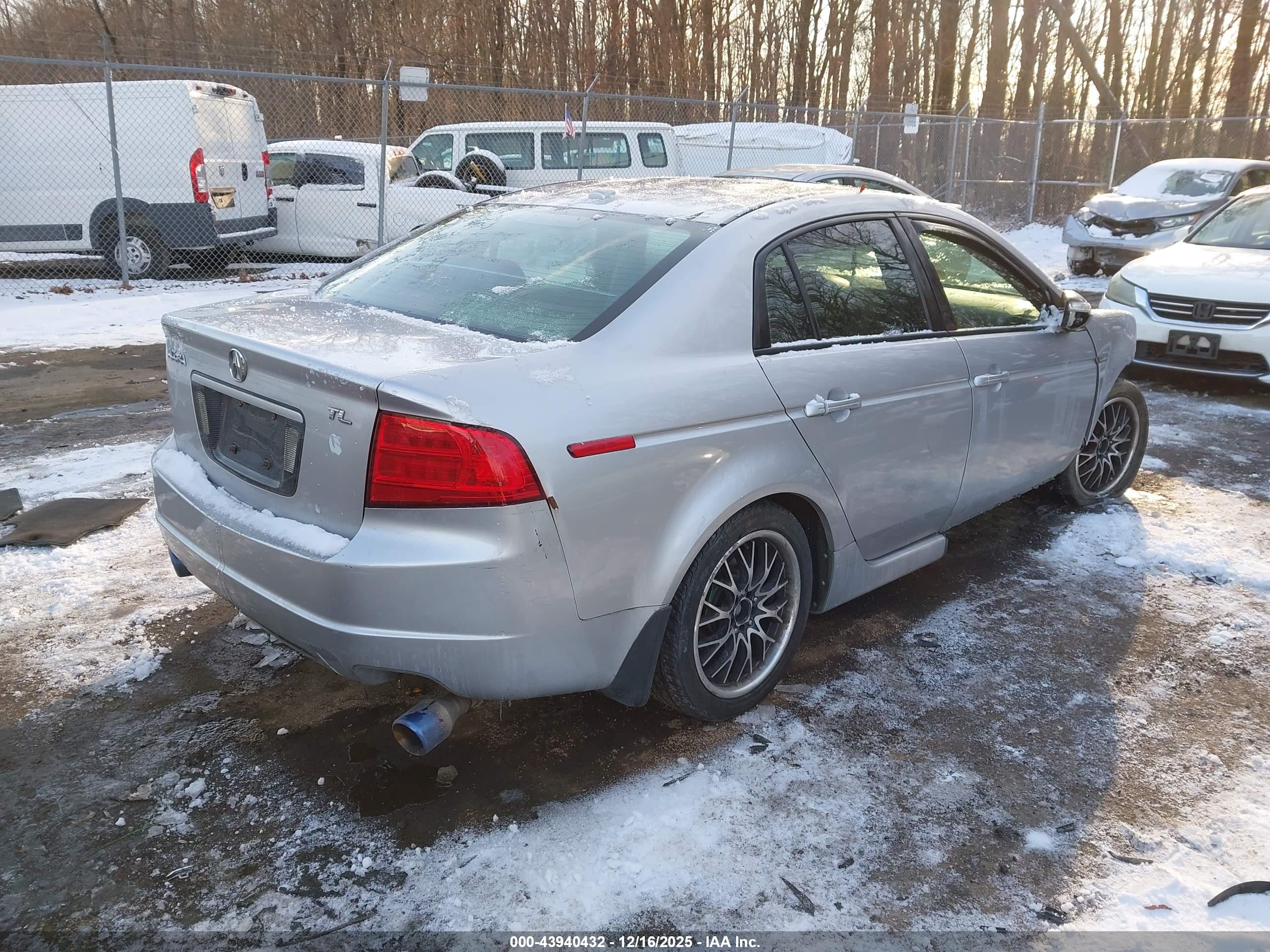 ACURA TL image 4