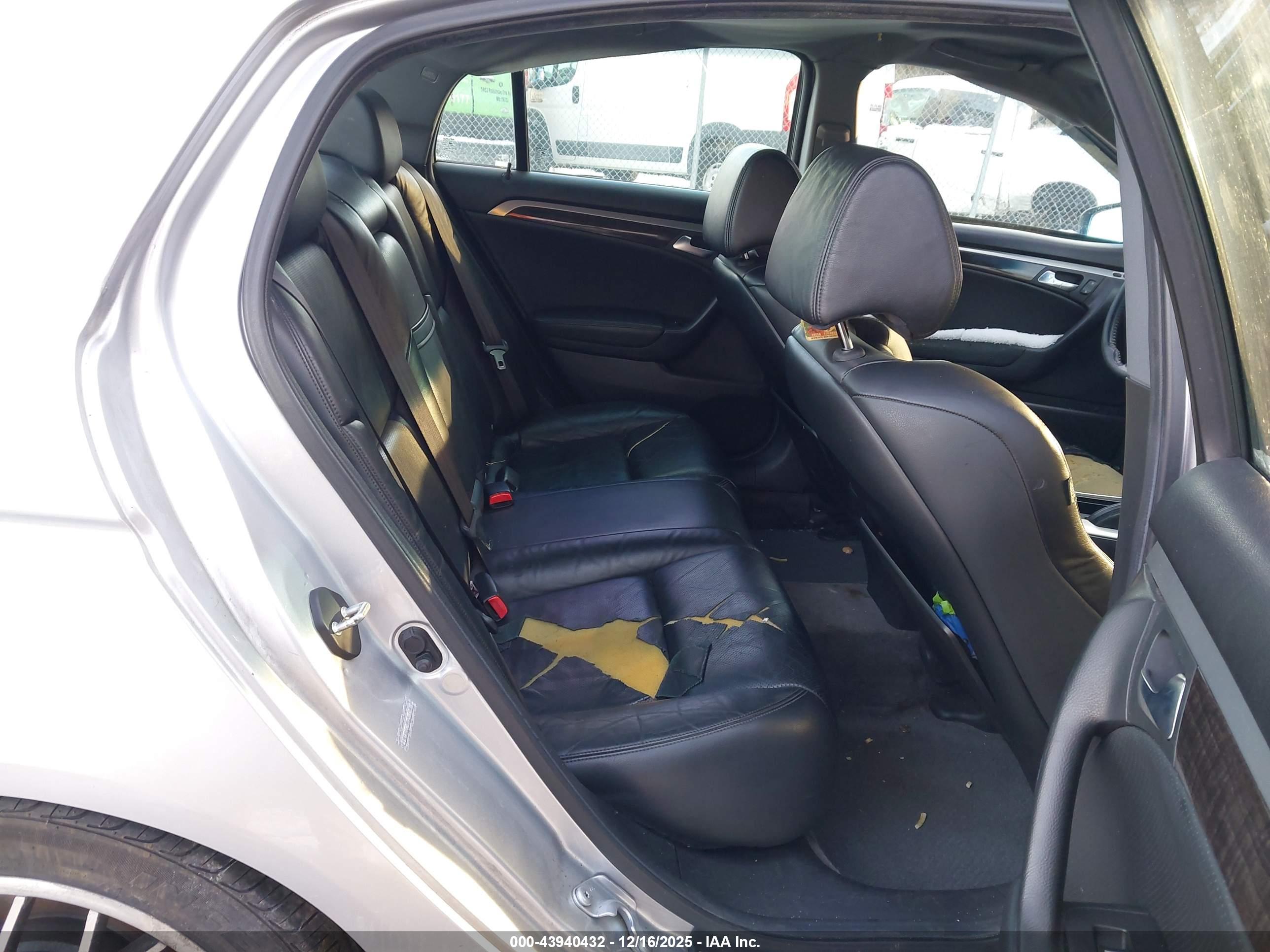 ACURA TL image 8