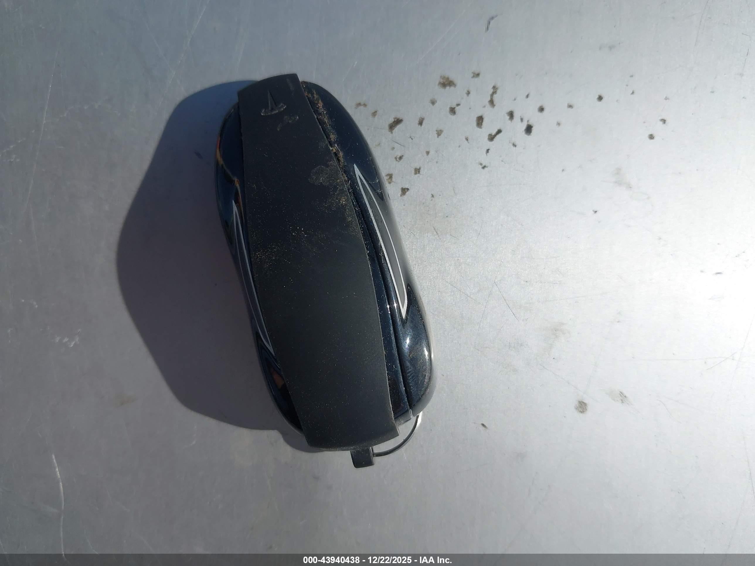 TESLA MODEL image 11