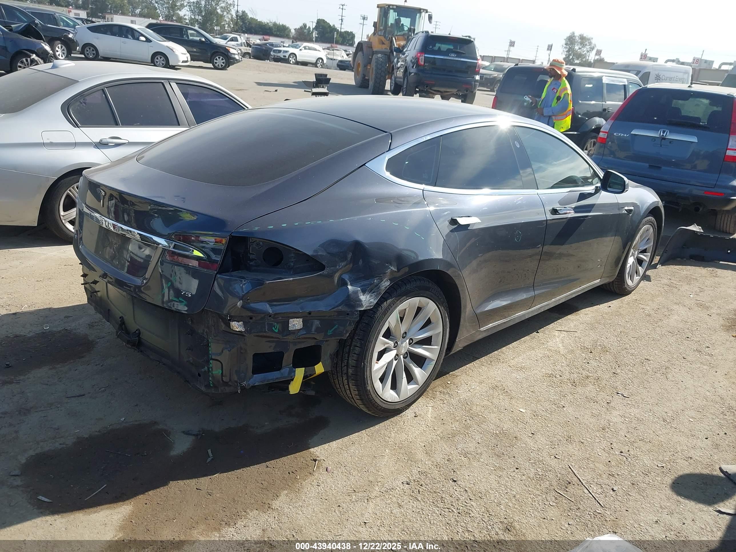 TESLA MODEL image 4