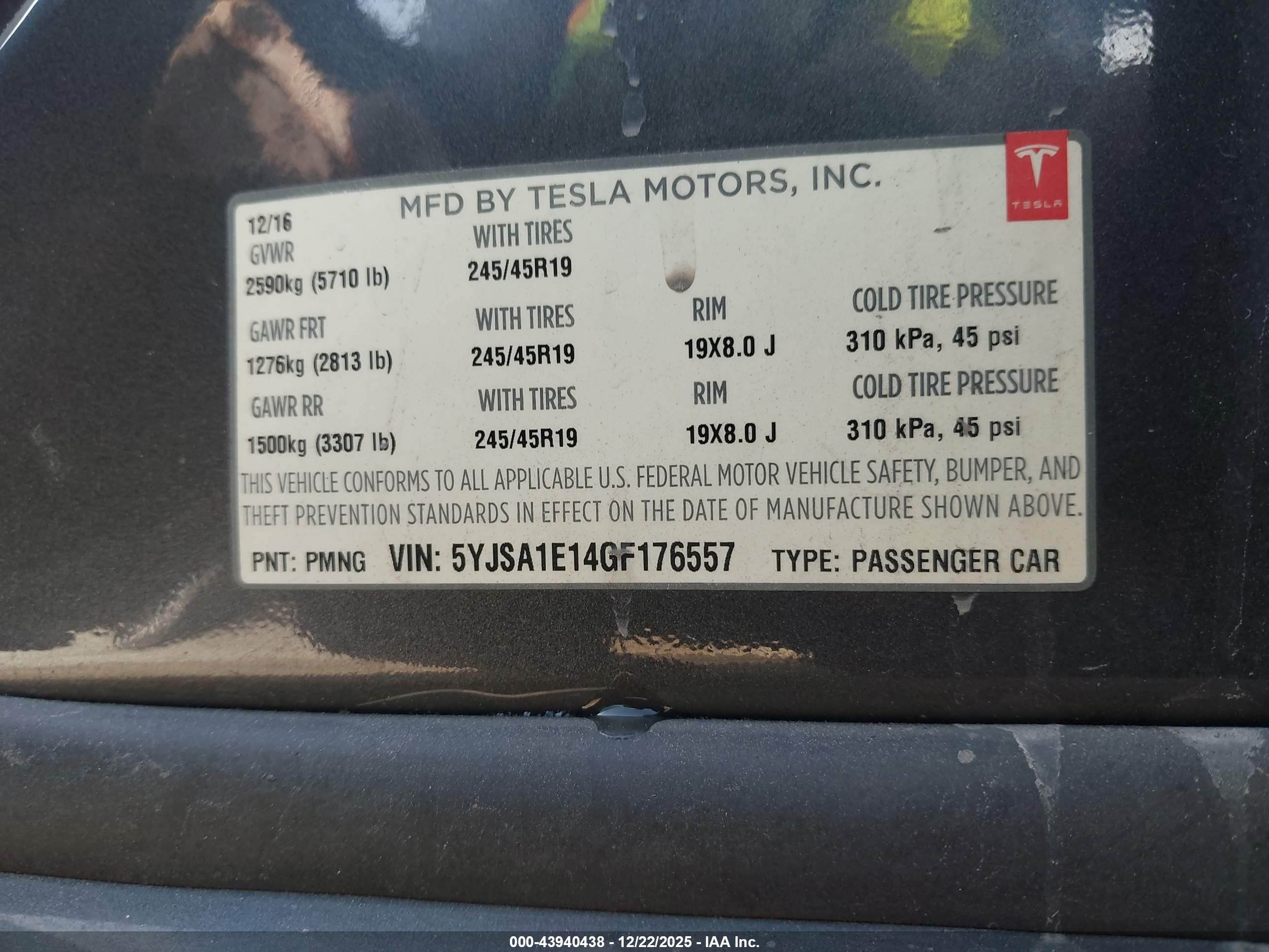 TESLA MODEL image 9