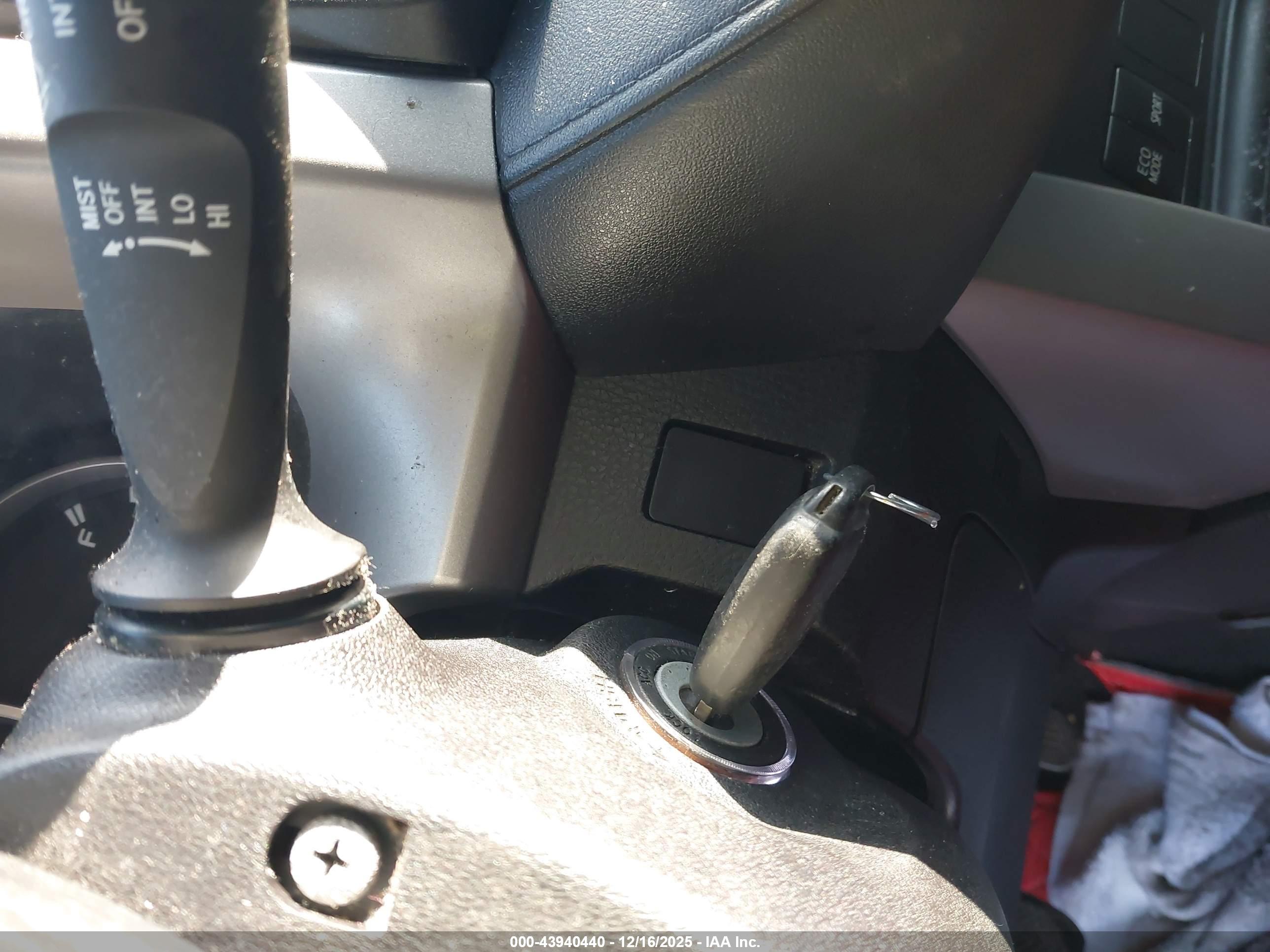 TOYOTA RAV4 image 11