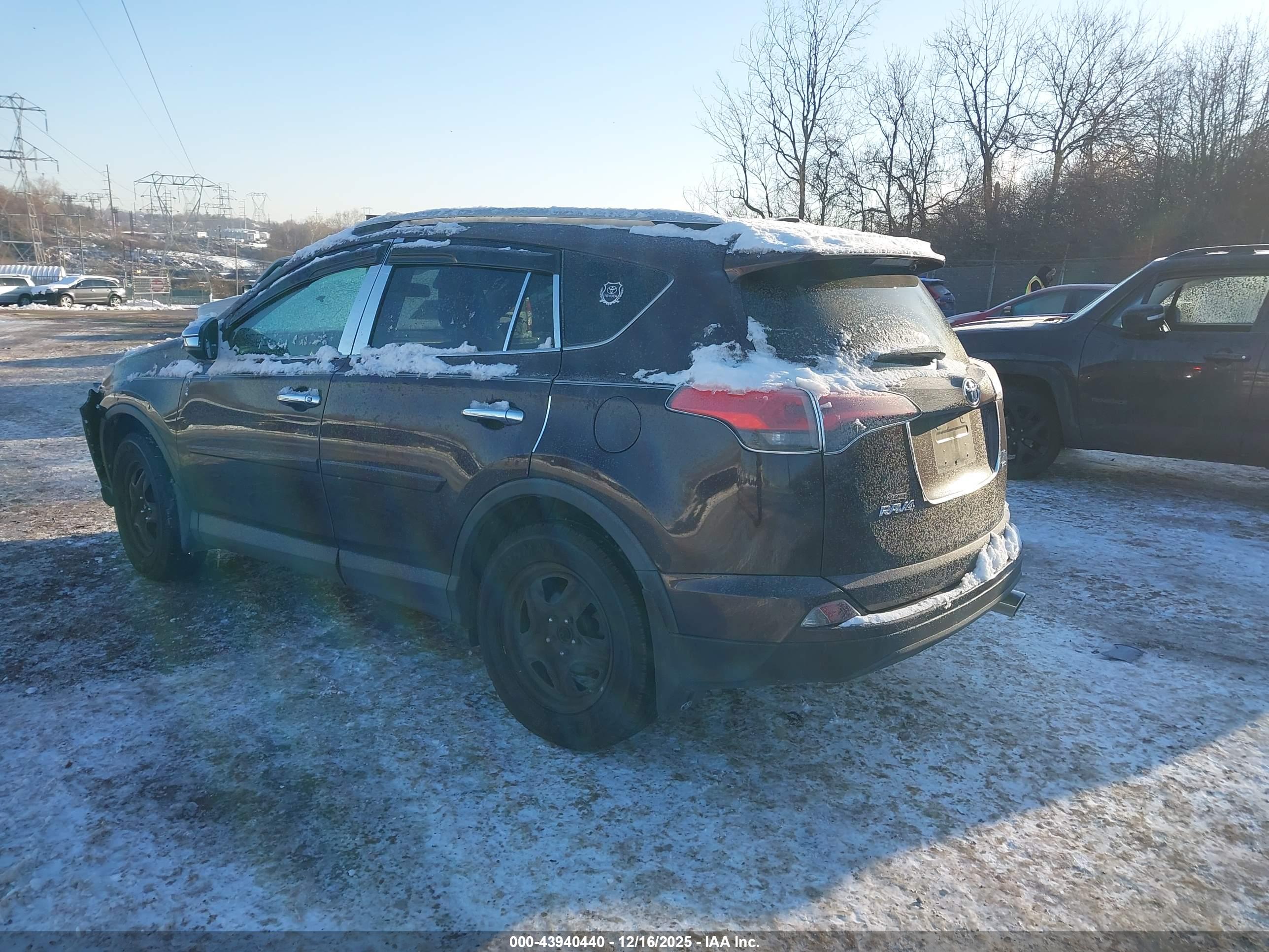 TOYOTA RAV4 image 3